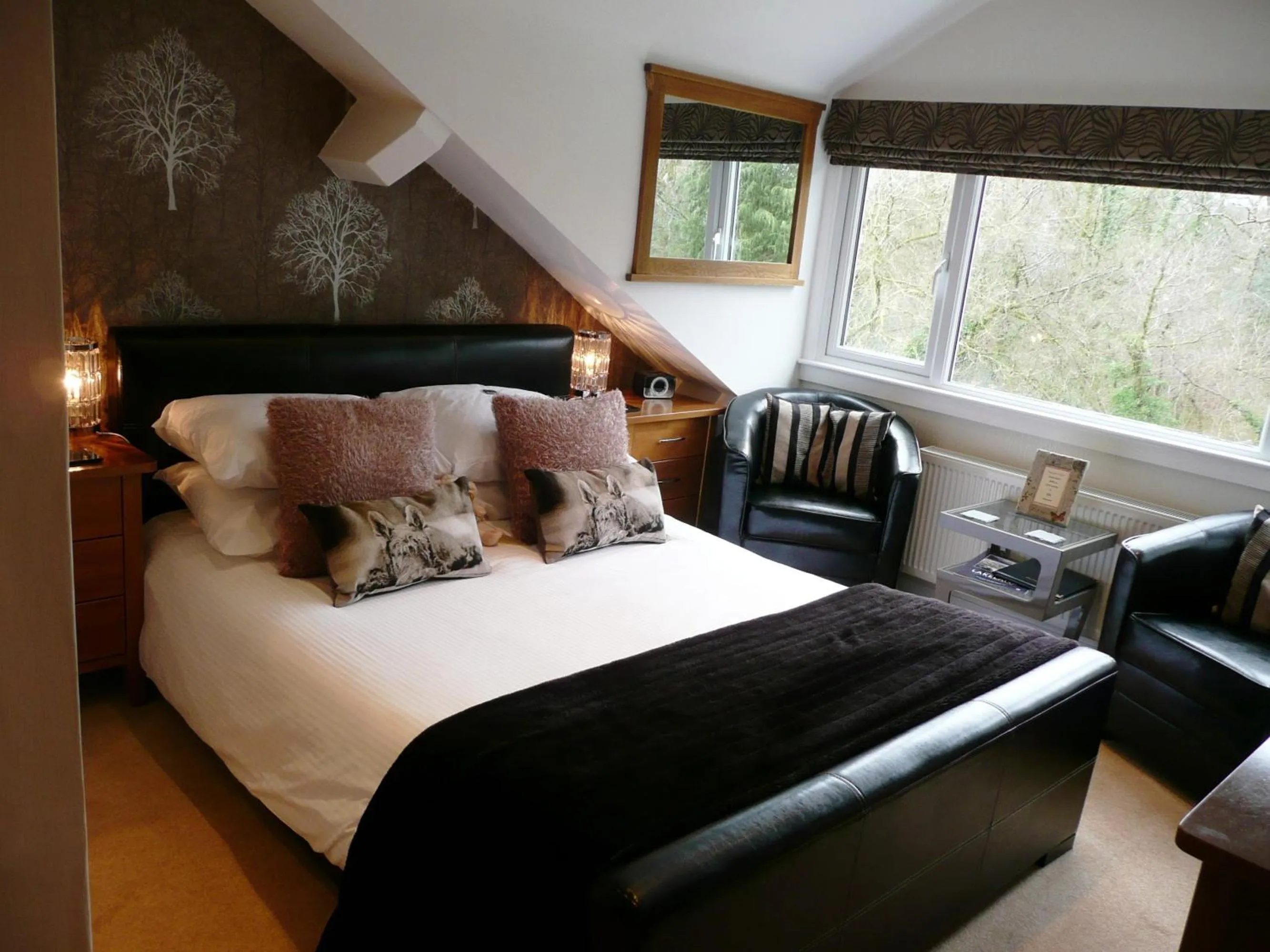 Bed in Glenville House - Adults Only - Incl FREE off-site health club with swimming pool, hot tub, sauna & steam room