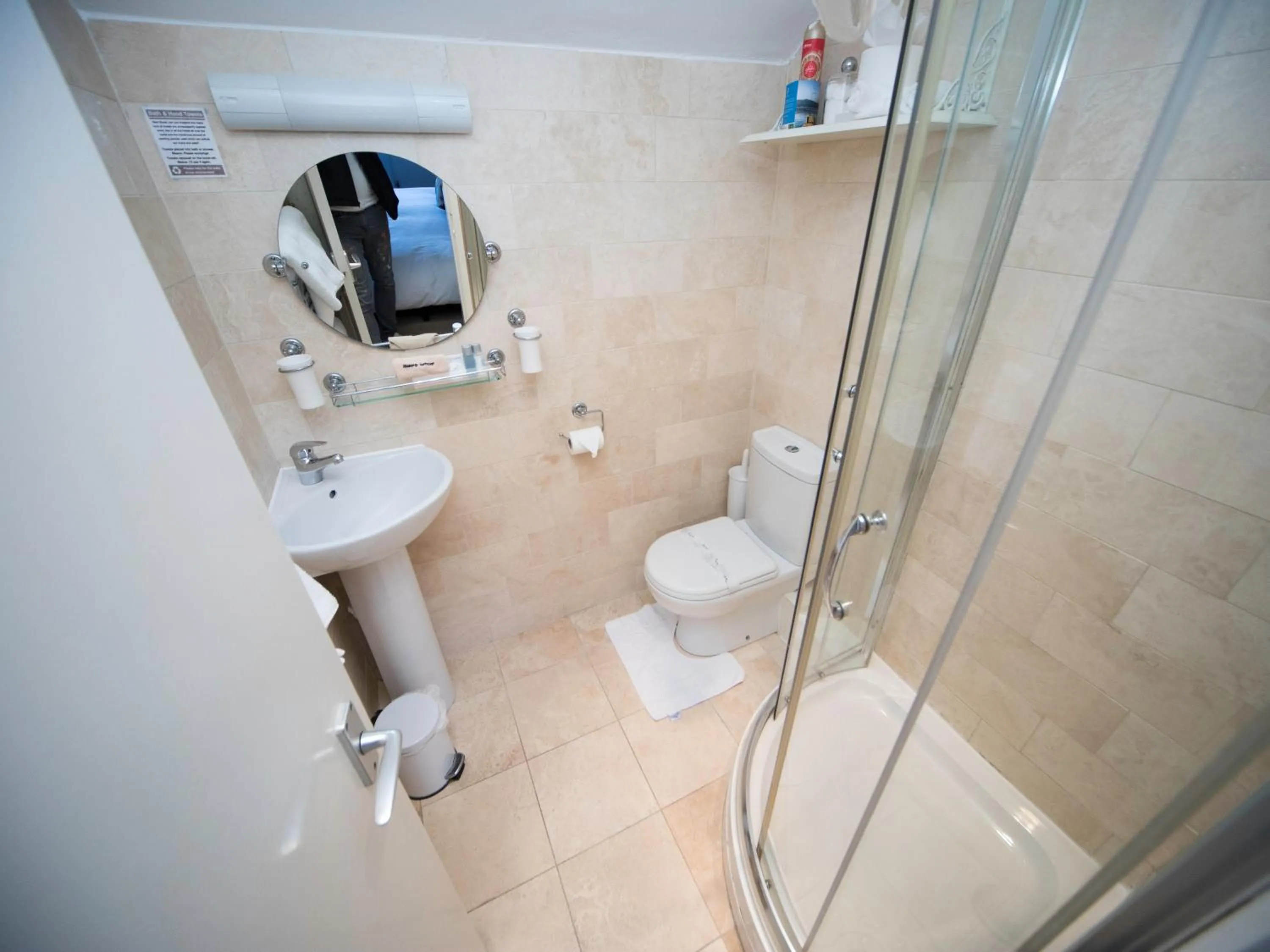 Glenville House - Adults Only - Incl FREE off-site health club with swimming pool, hot tub, sauna & steam room