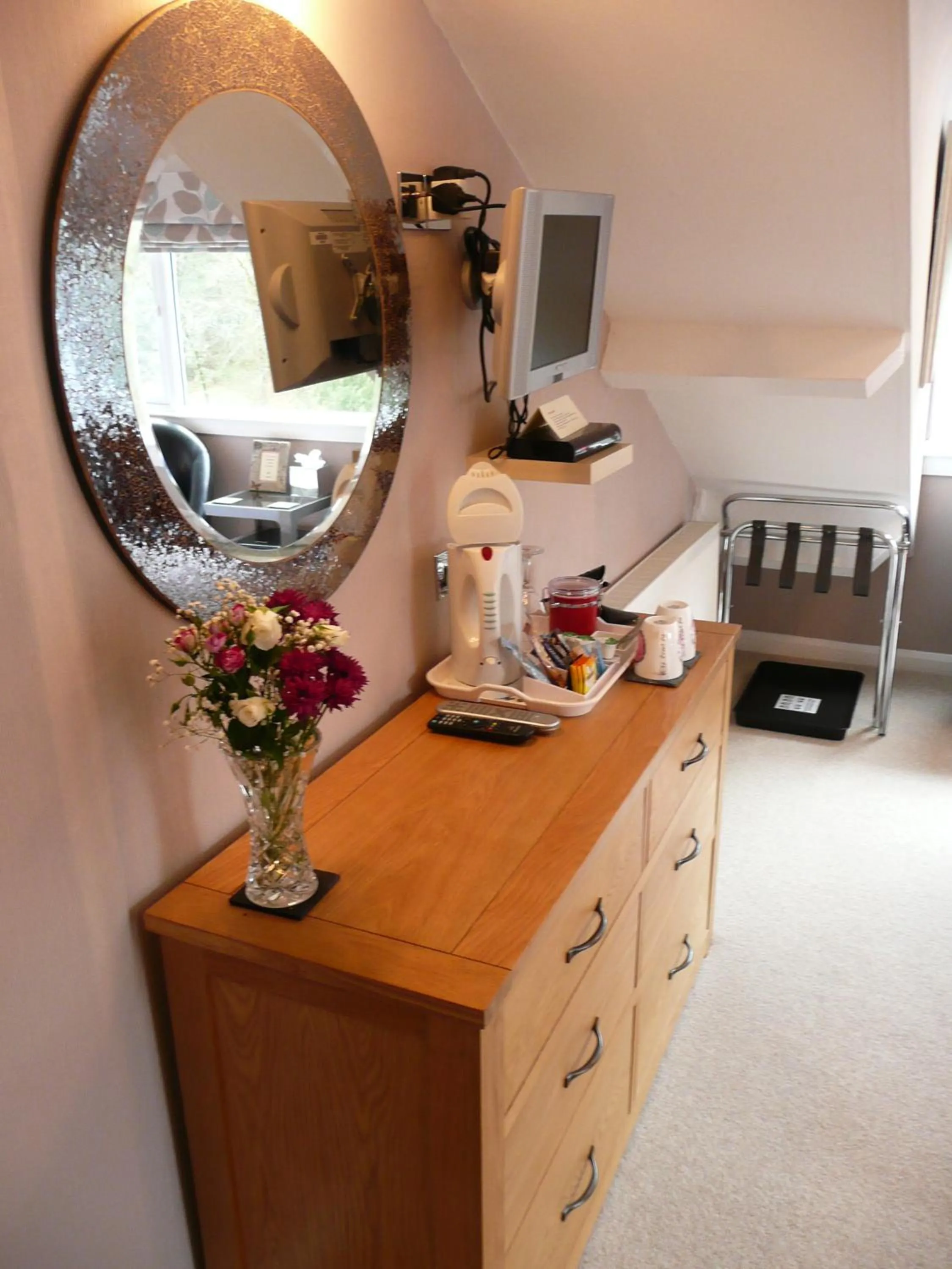 Glenville House - Adults Only - Incl FREE off-site health club with swimming pool, hot tub, sauna & steam room