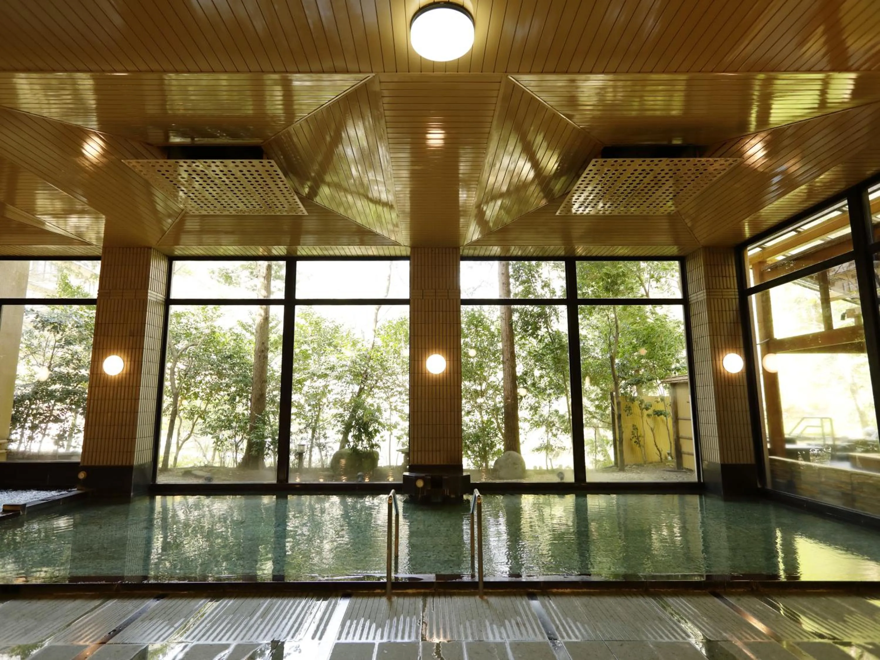 Hot Spring Bath in Hotel Nanpuso
