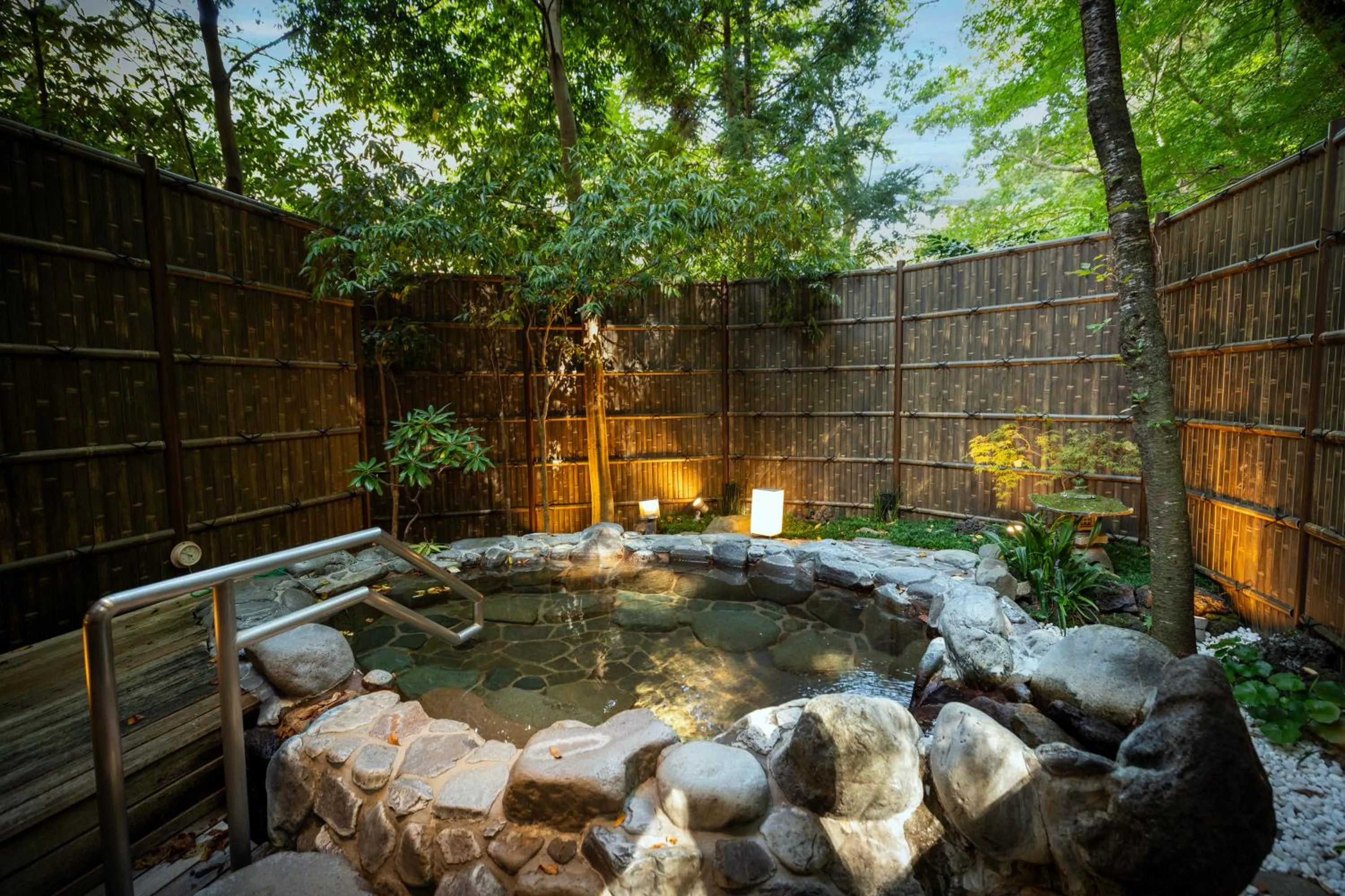 Hot Spring Bath in Hotel Nanpuso