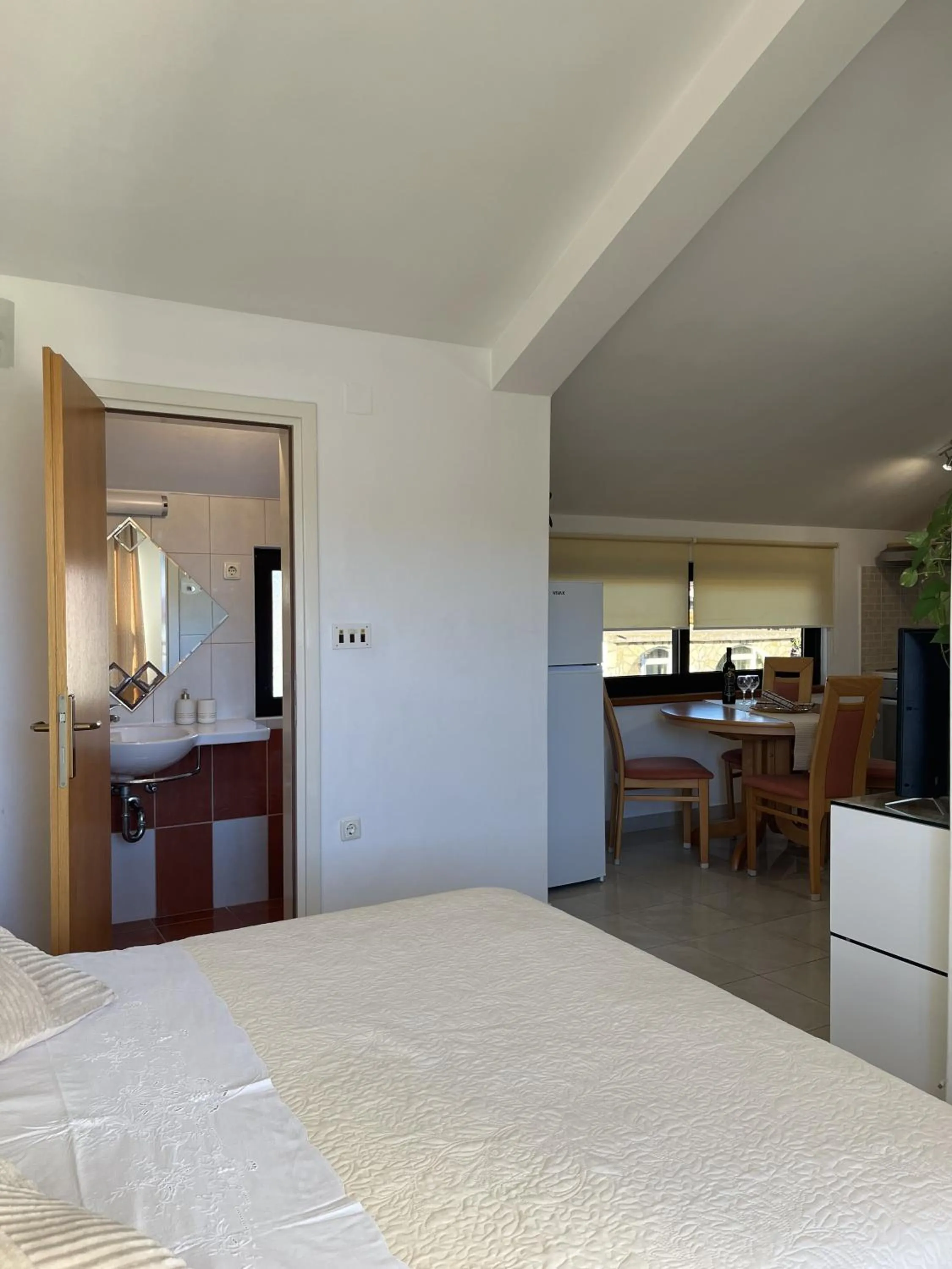 Kitchen or kitchenette, Bed in Apartment Josipa