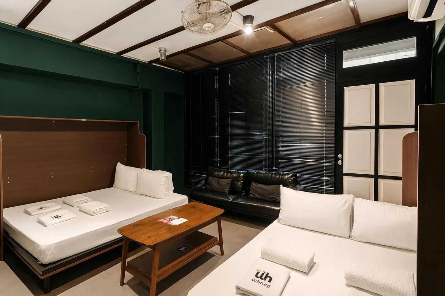 Bedroom, Bed in Wink at Mosque Street