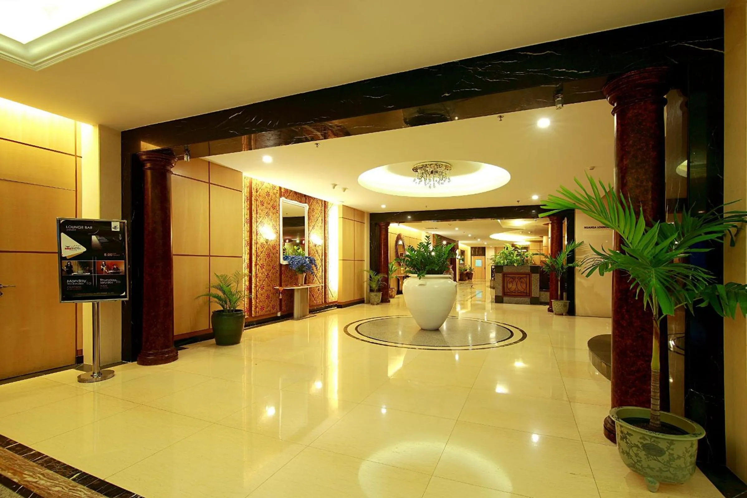 Facade/entrance in Rocky Plaza Hotel Padang