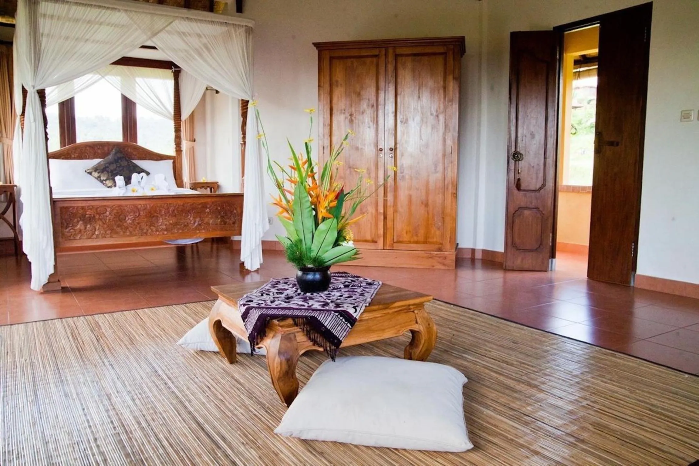 Photo of the whole room in Nirarta Center For Living Awareness