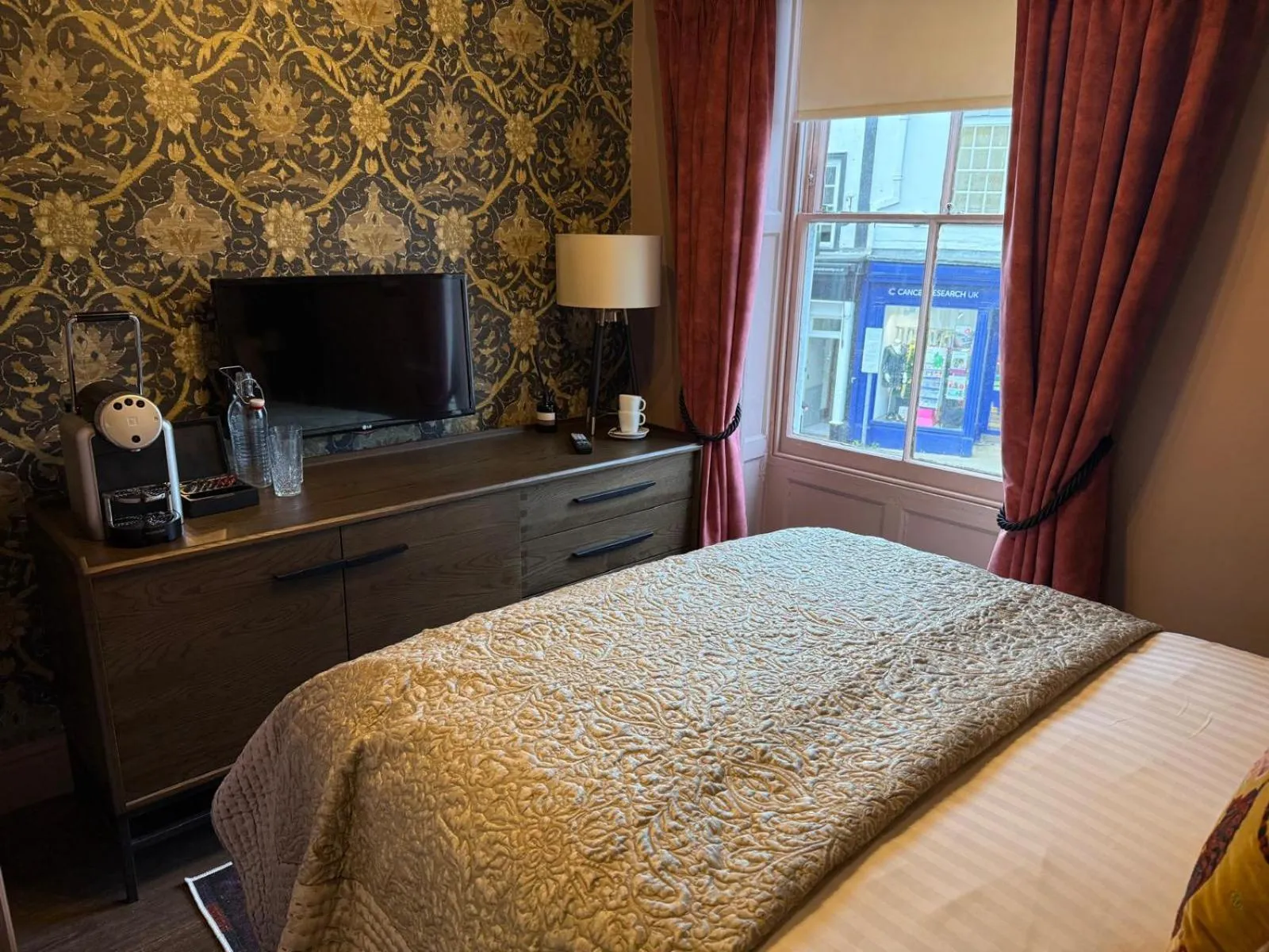 Bed in Punch House Monmouth