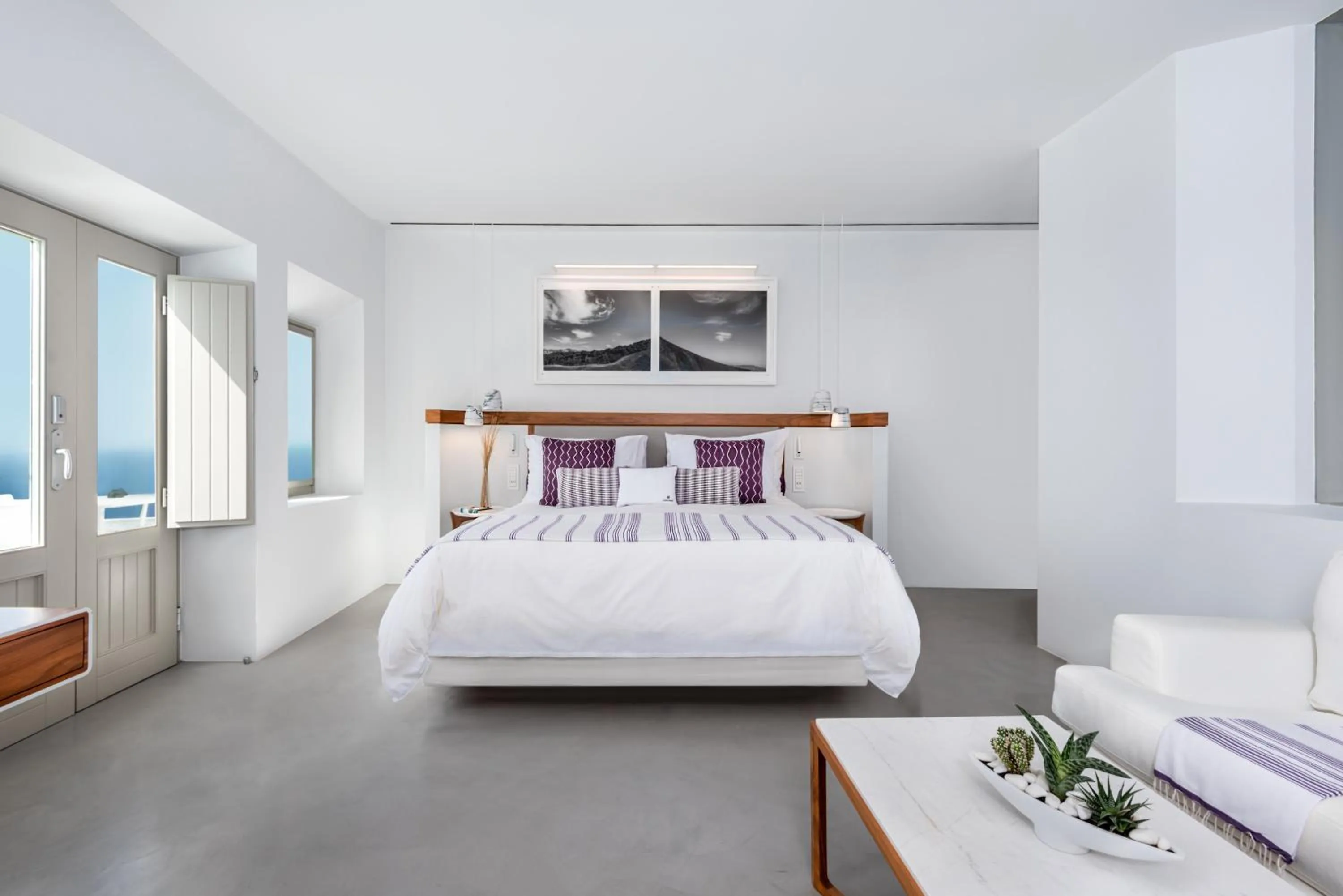 Bed in Grace Hotel, Auberge Collection