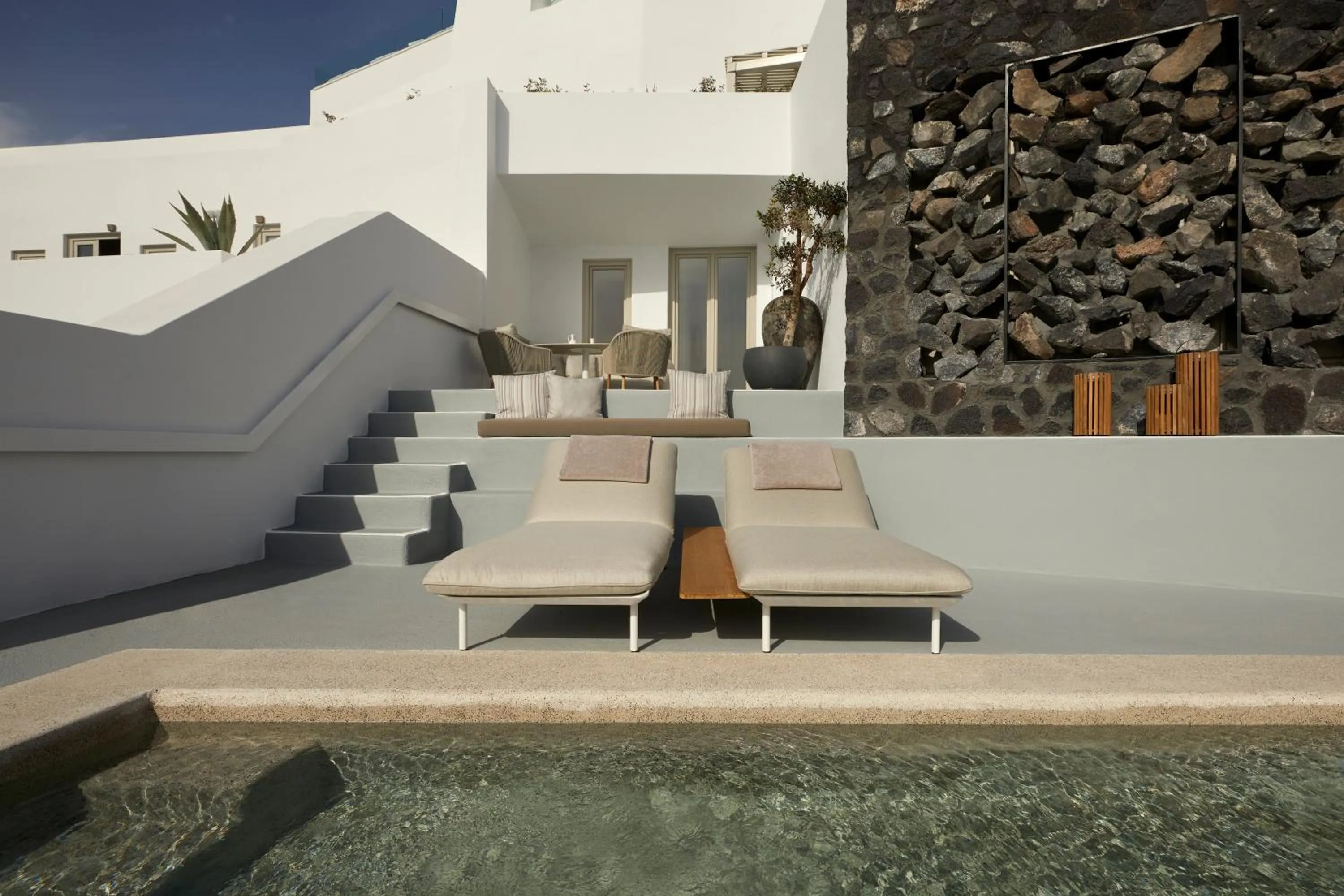 Grace Hotel, Auberge Collection