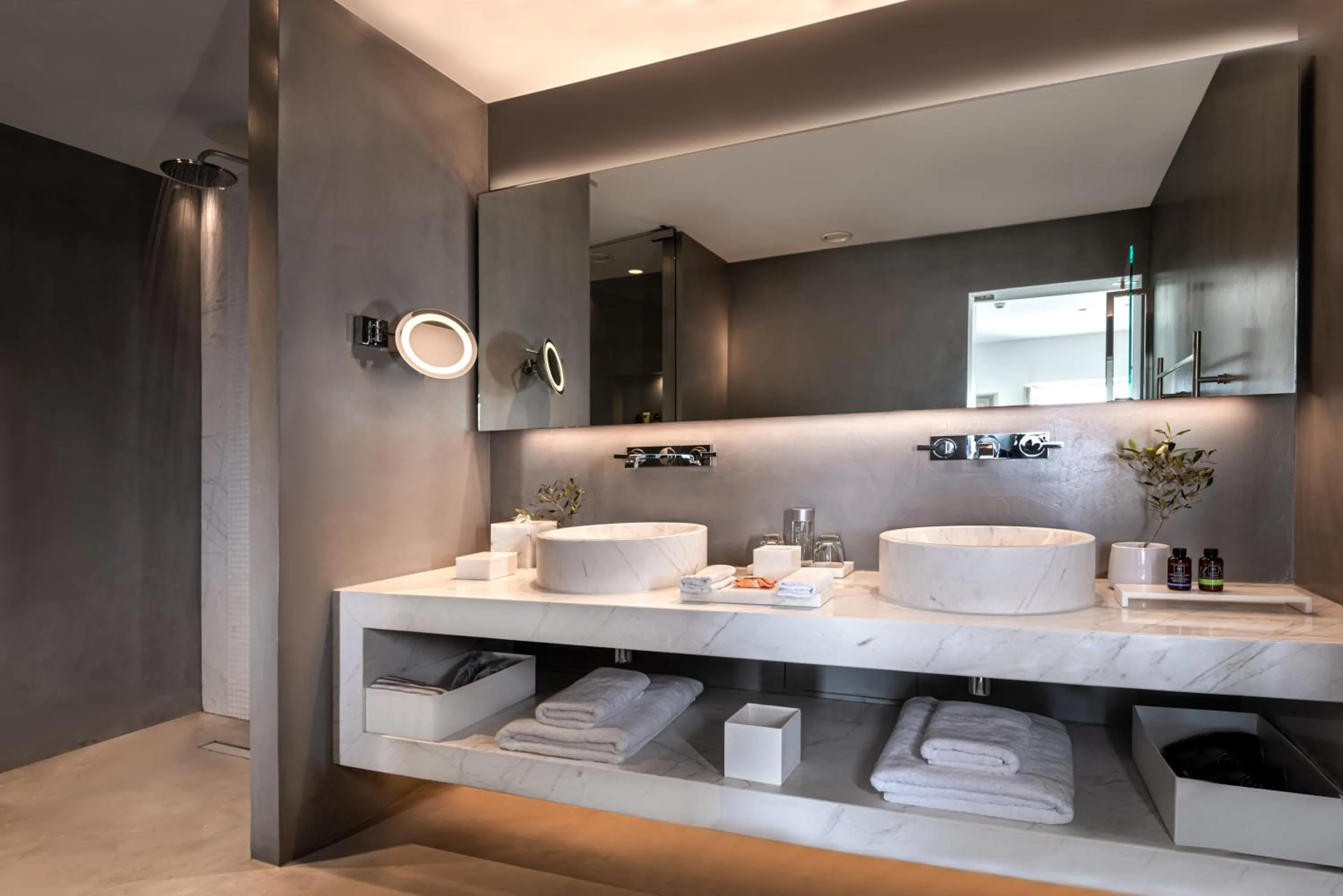 Bathroom in Grace Hotel, Auberge Collection