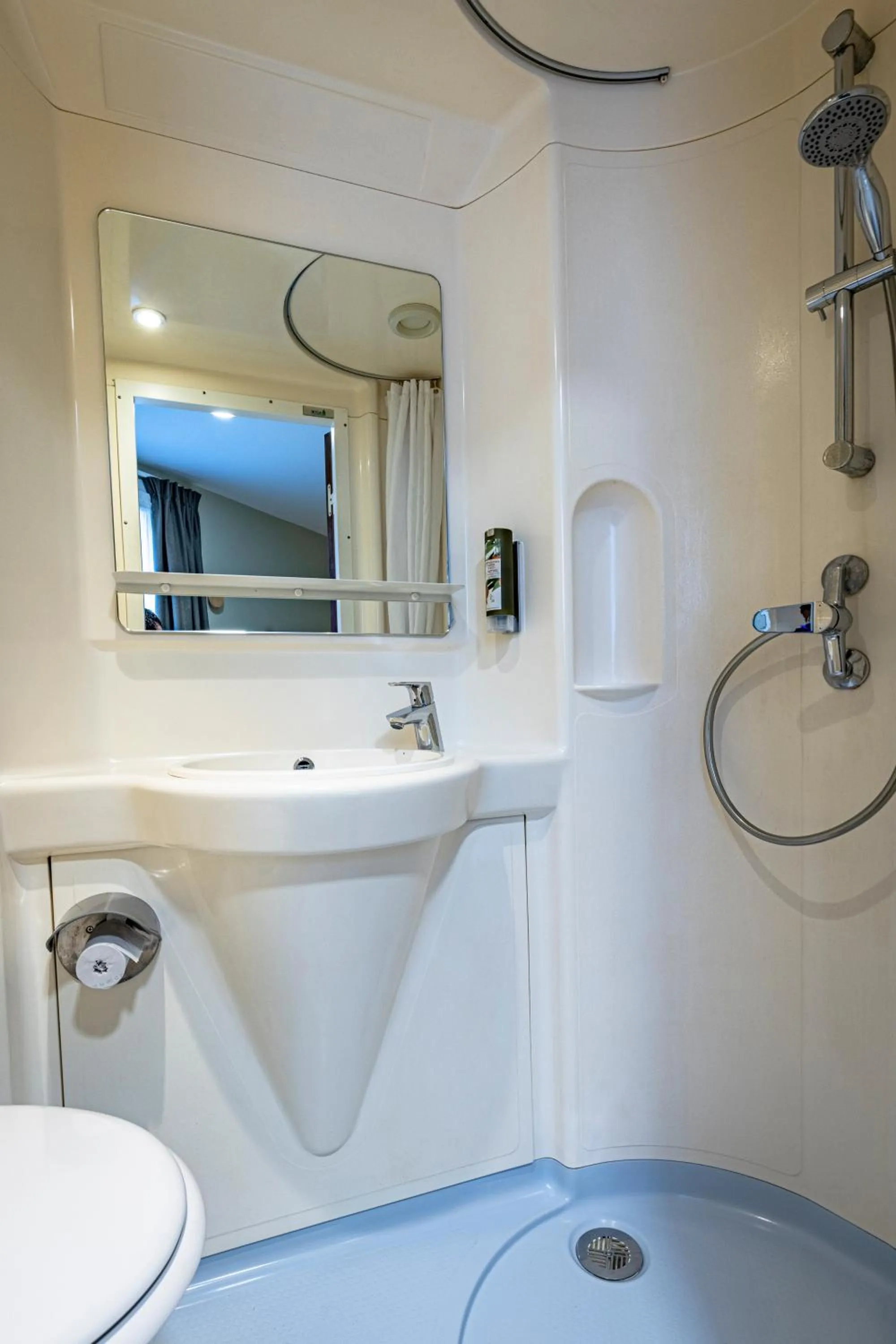 Bathroom in Vini Hotel