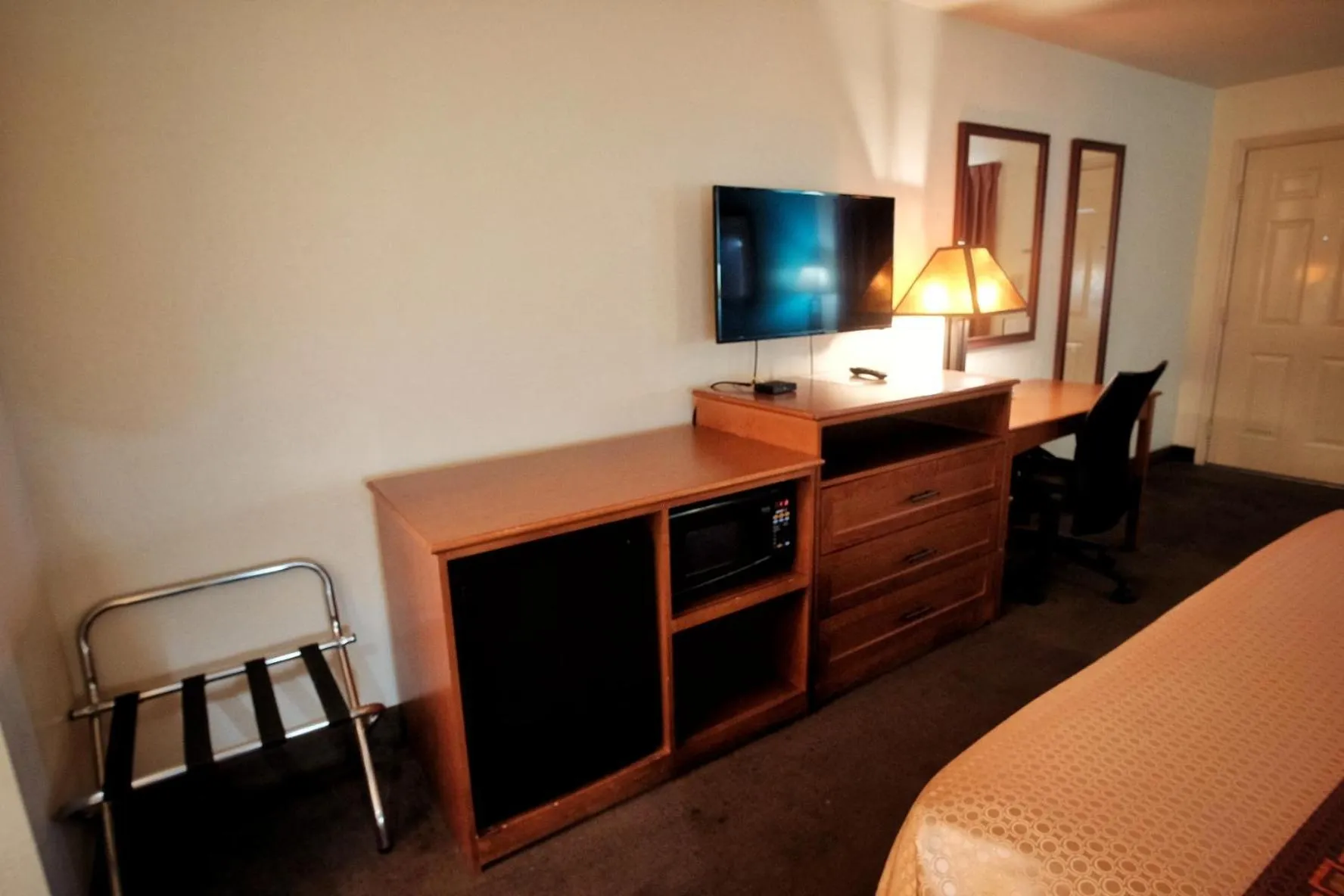 TV and multimedia, Bed in Claridge Inn - St. George