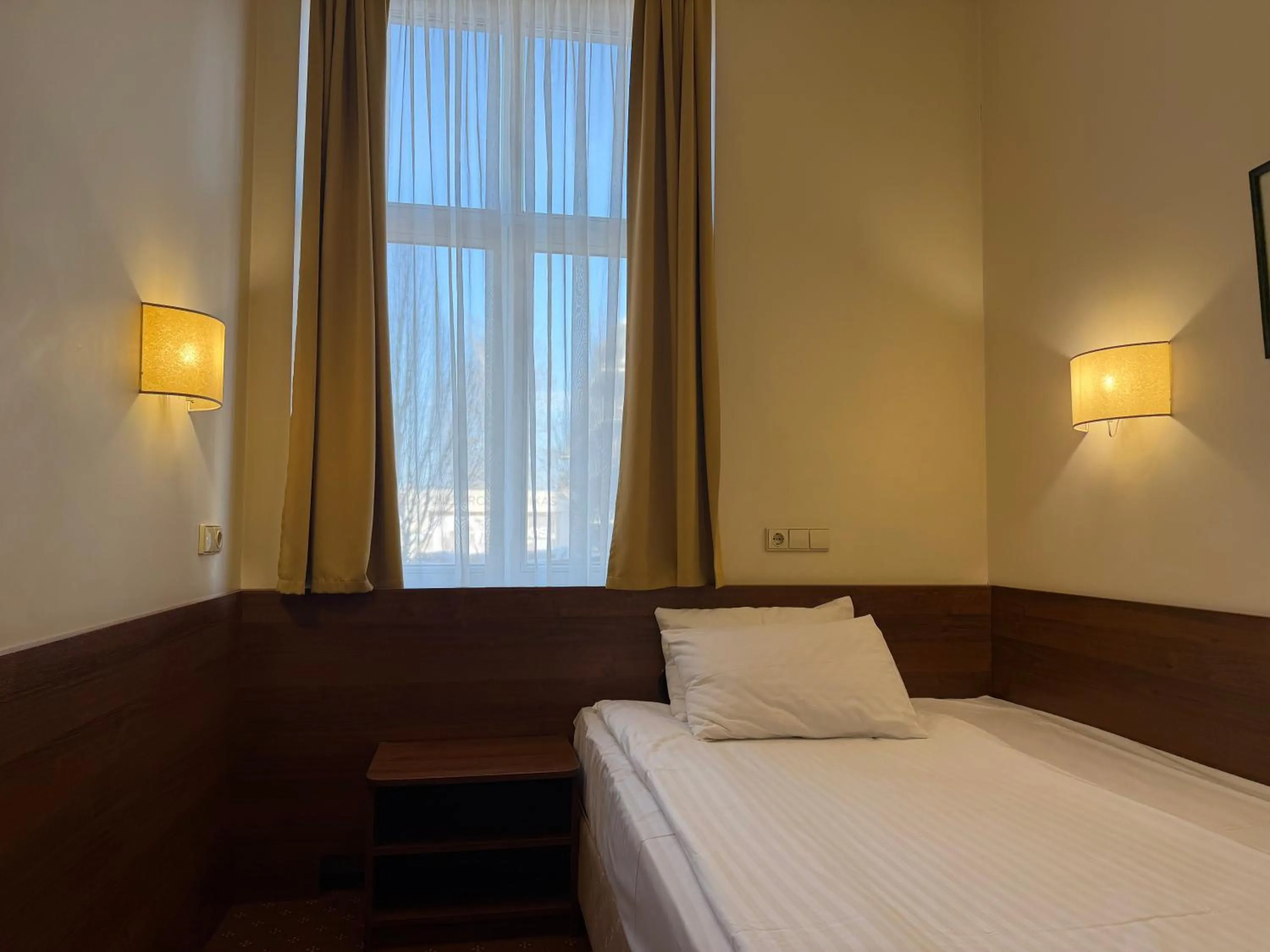 Bedroom, Bed in Memel Hotel