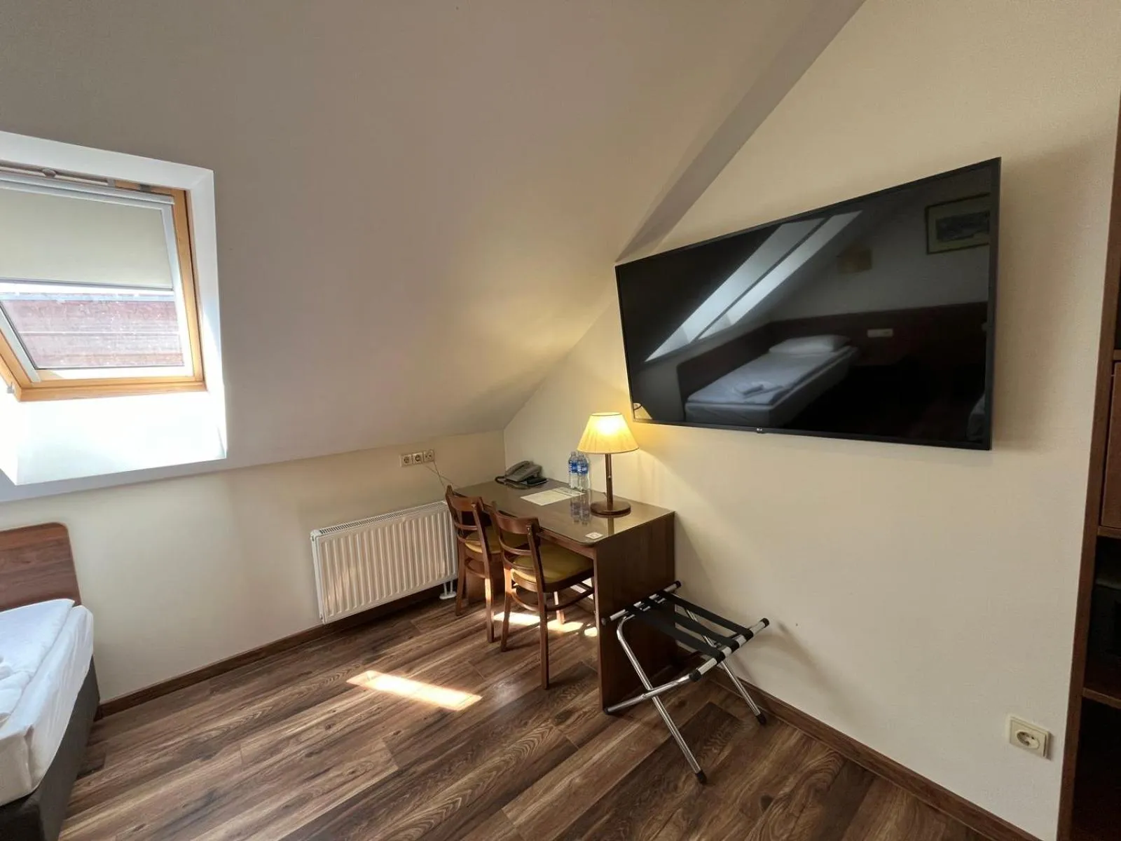 Photo of the whole room, Bed in Memel Hotel