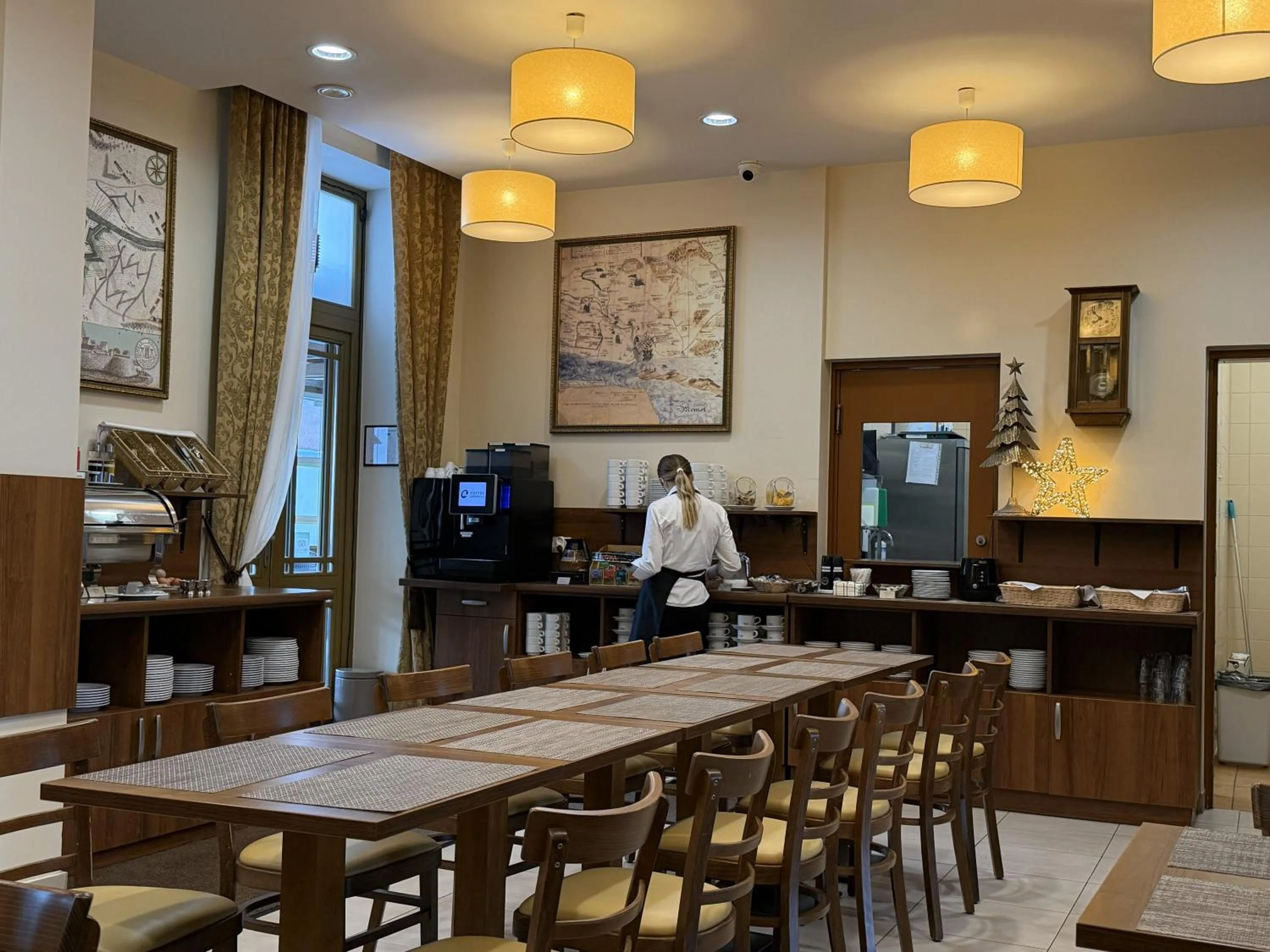 Restaurant/places to eat in Memel Hotel