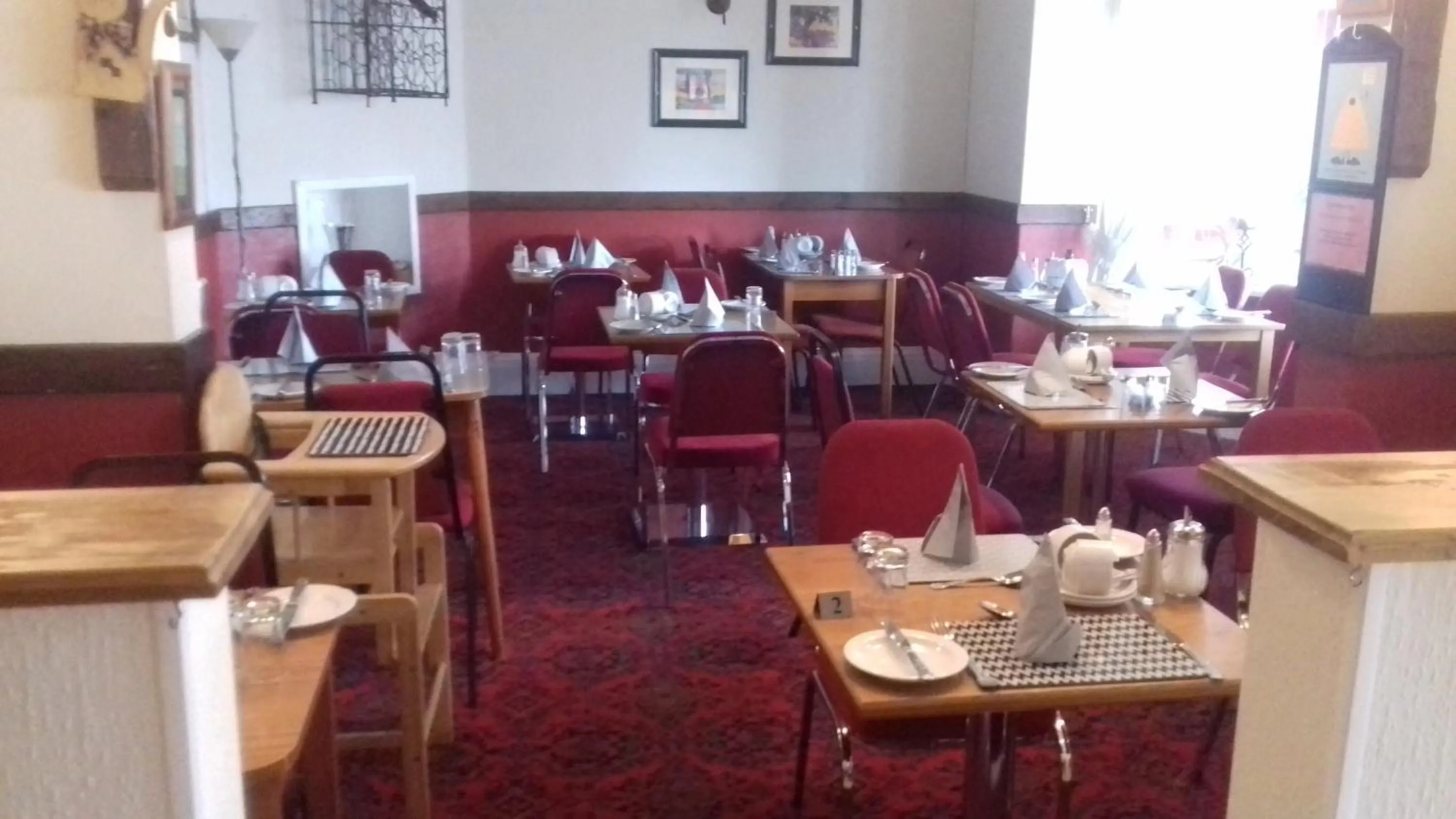 Dining area in Elmfield