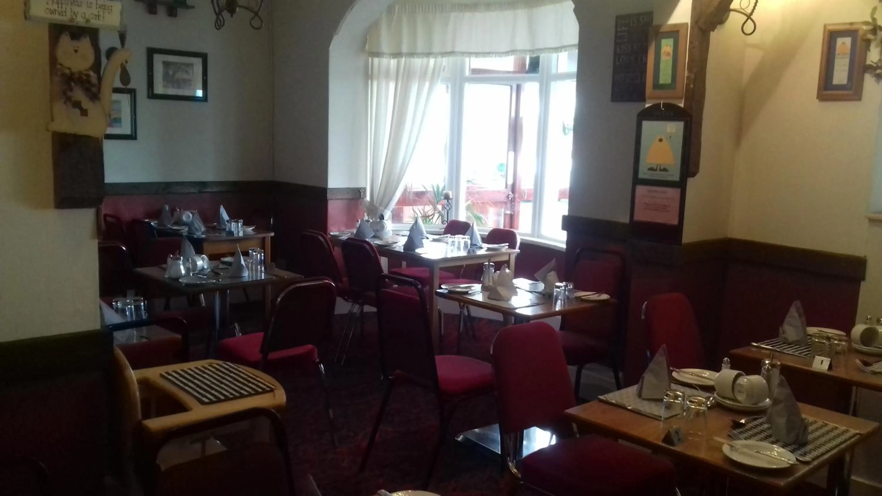 Dining area in Elmfield