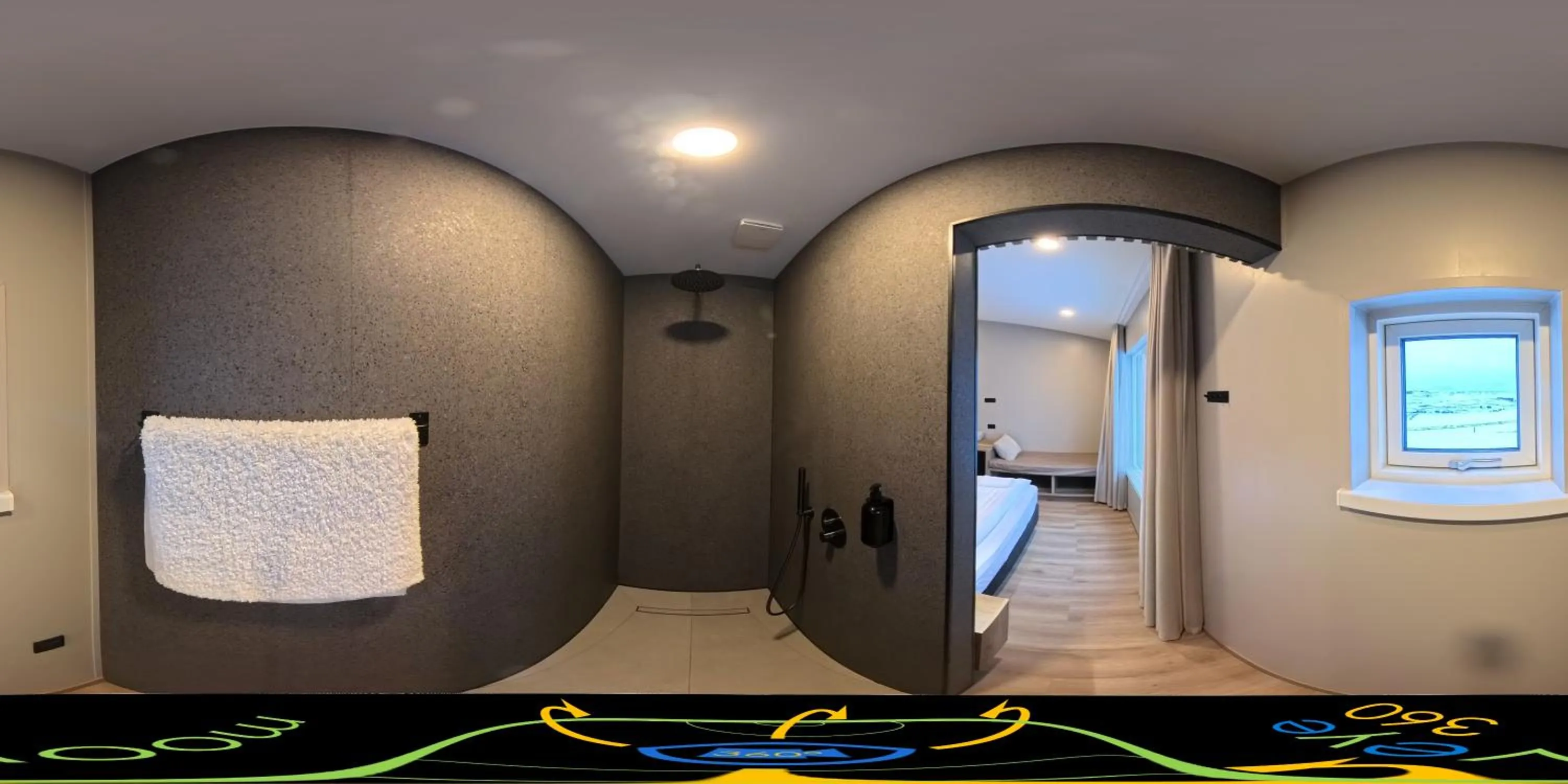 Shower in Hestheimar