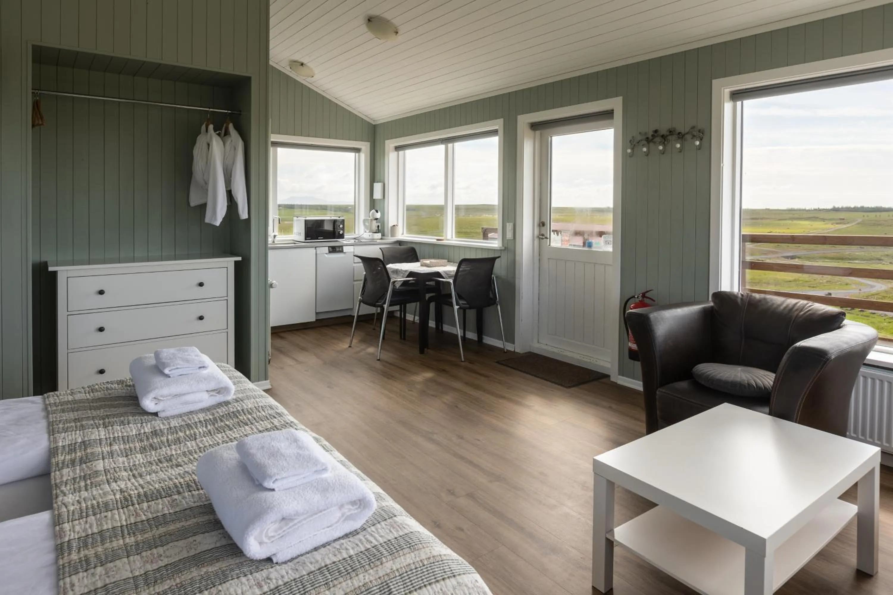 Living room, Bed in Hestheimar