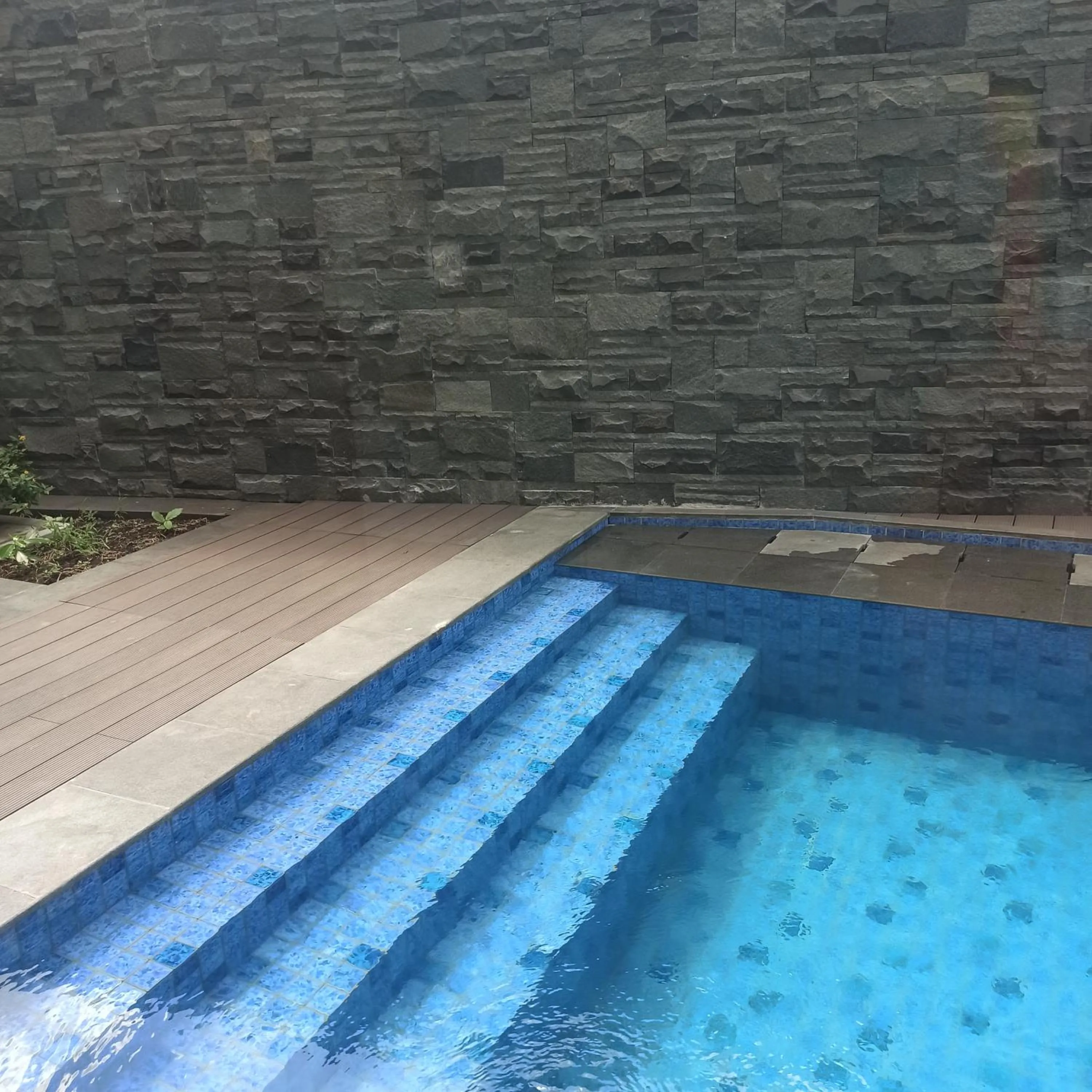 Swimming pool in Avissa Suites