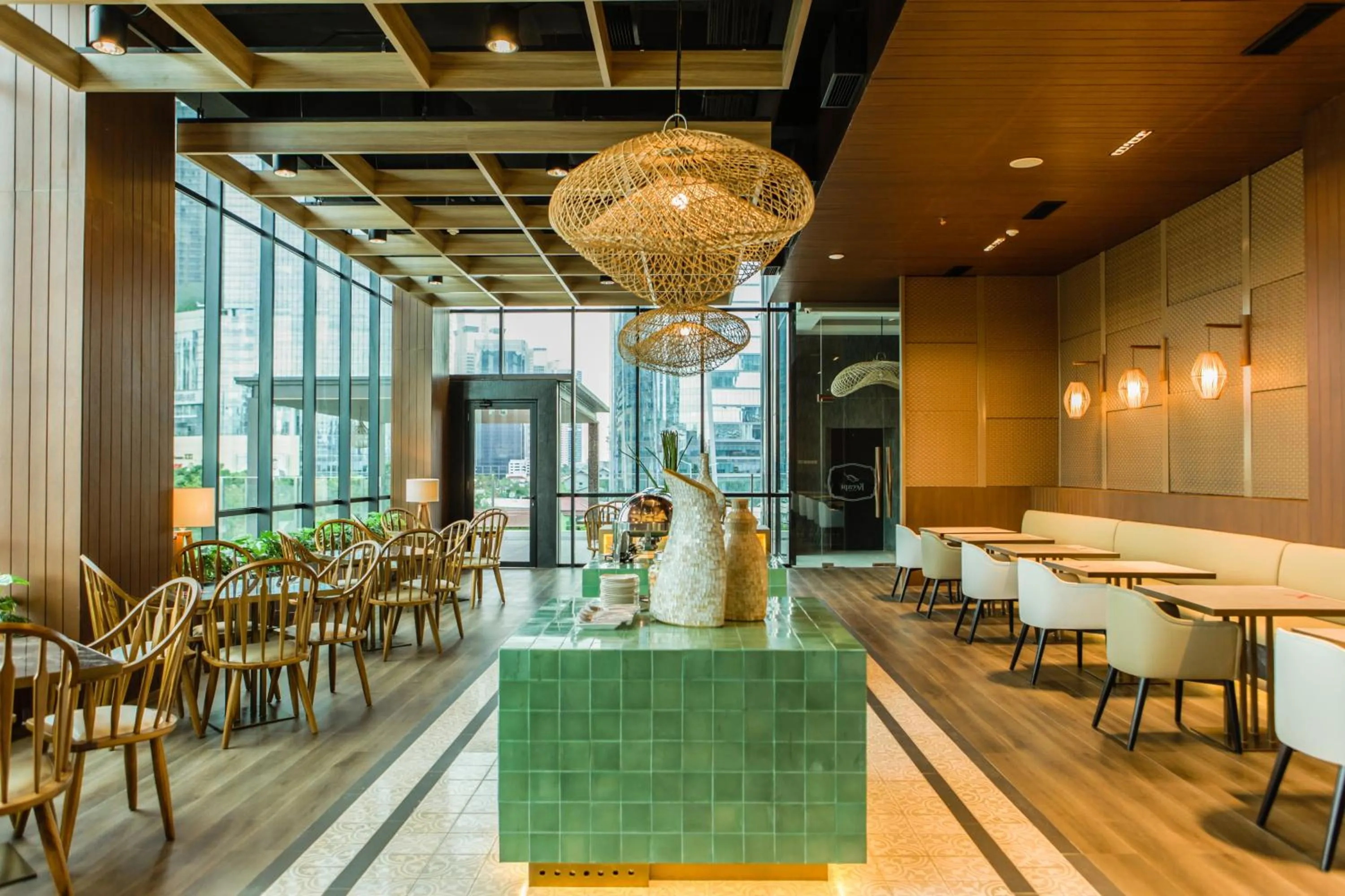 Restaurant/places to eat in Avissa Suites