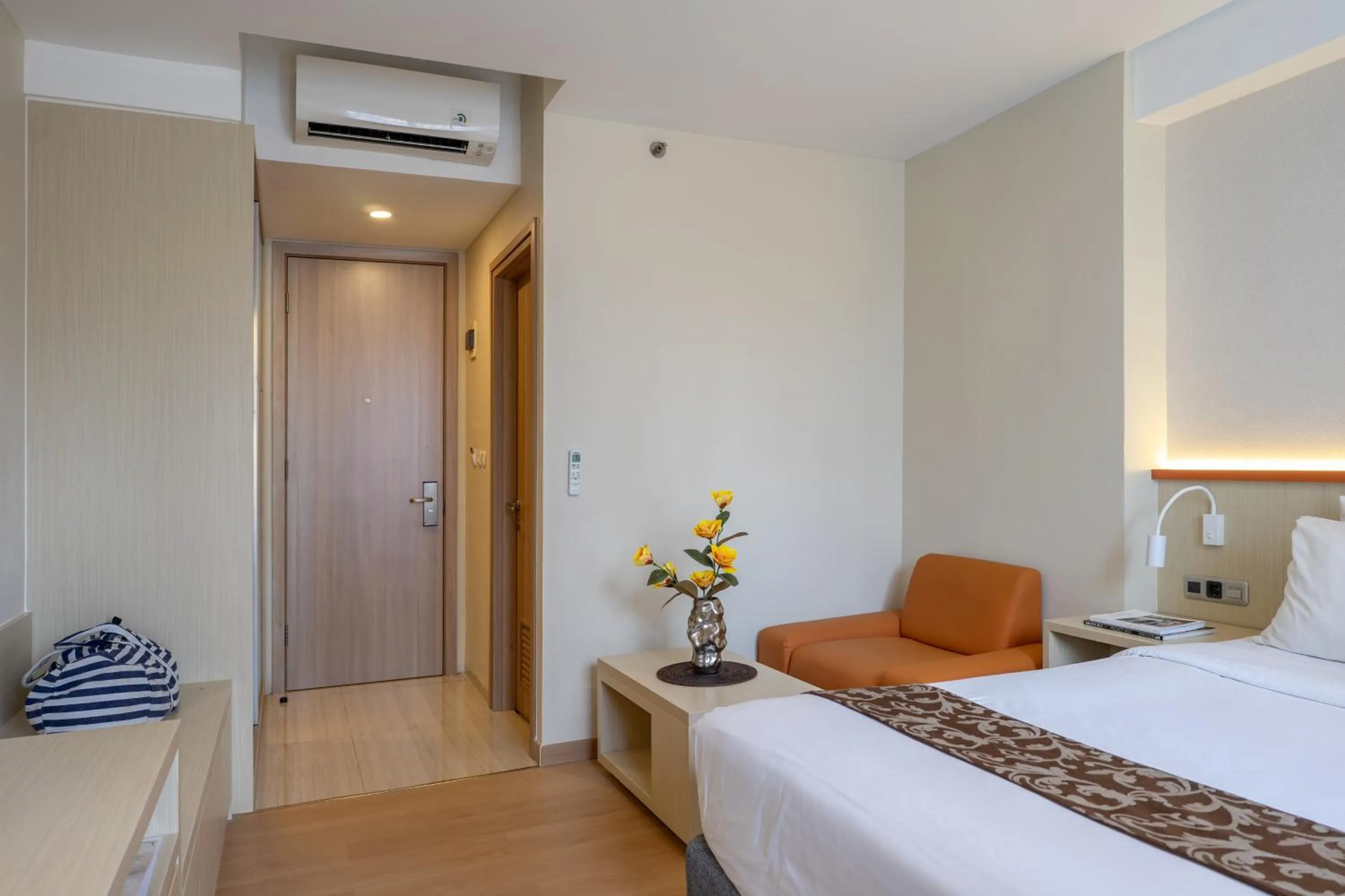 Bedroom, Bed in Avissa Suites