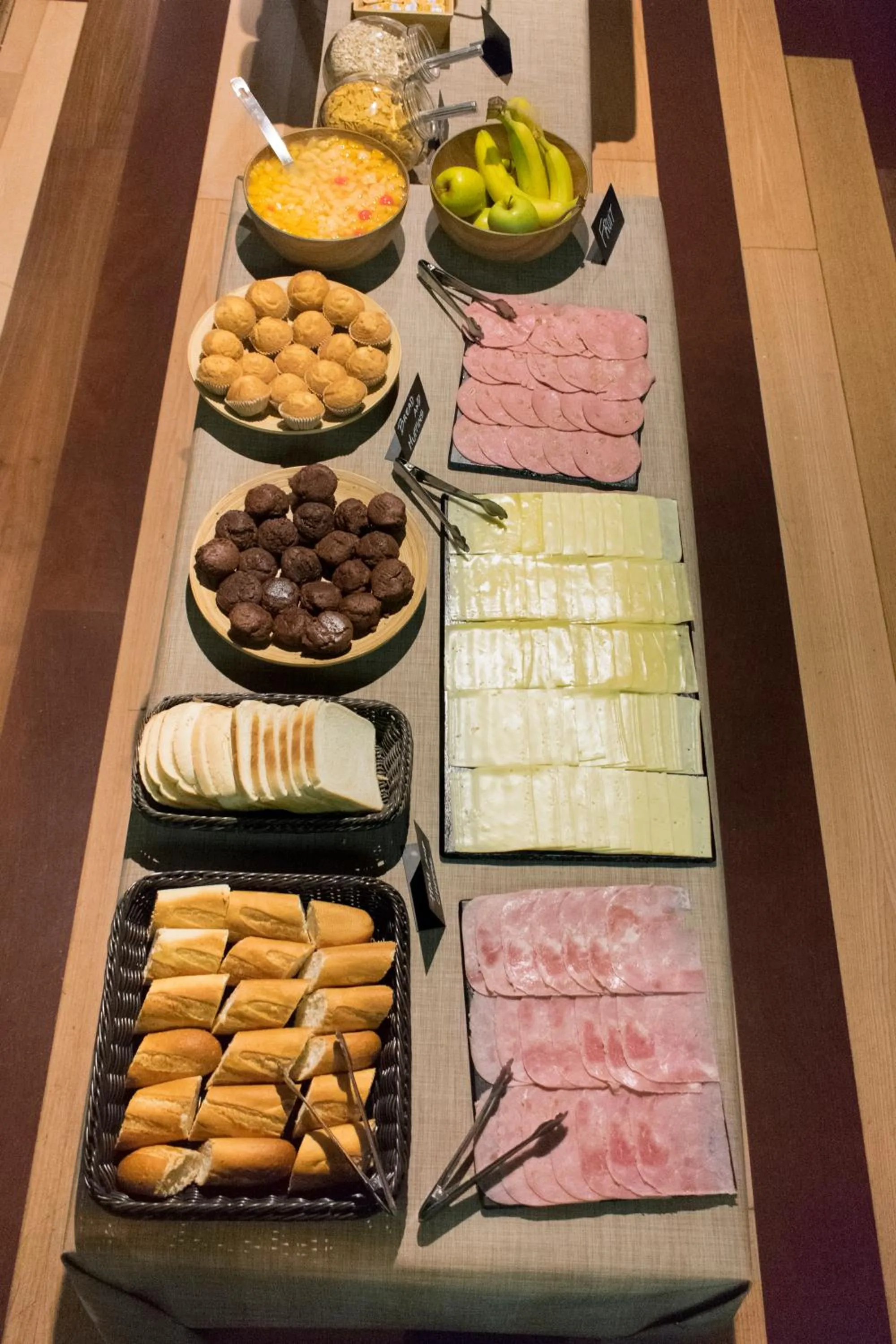 Breakfast in Kabul Party Hostel Barcelona