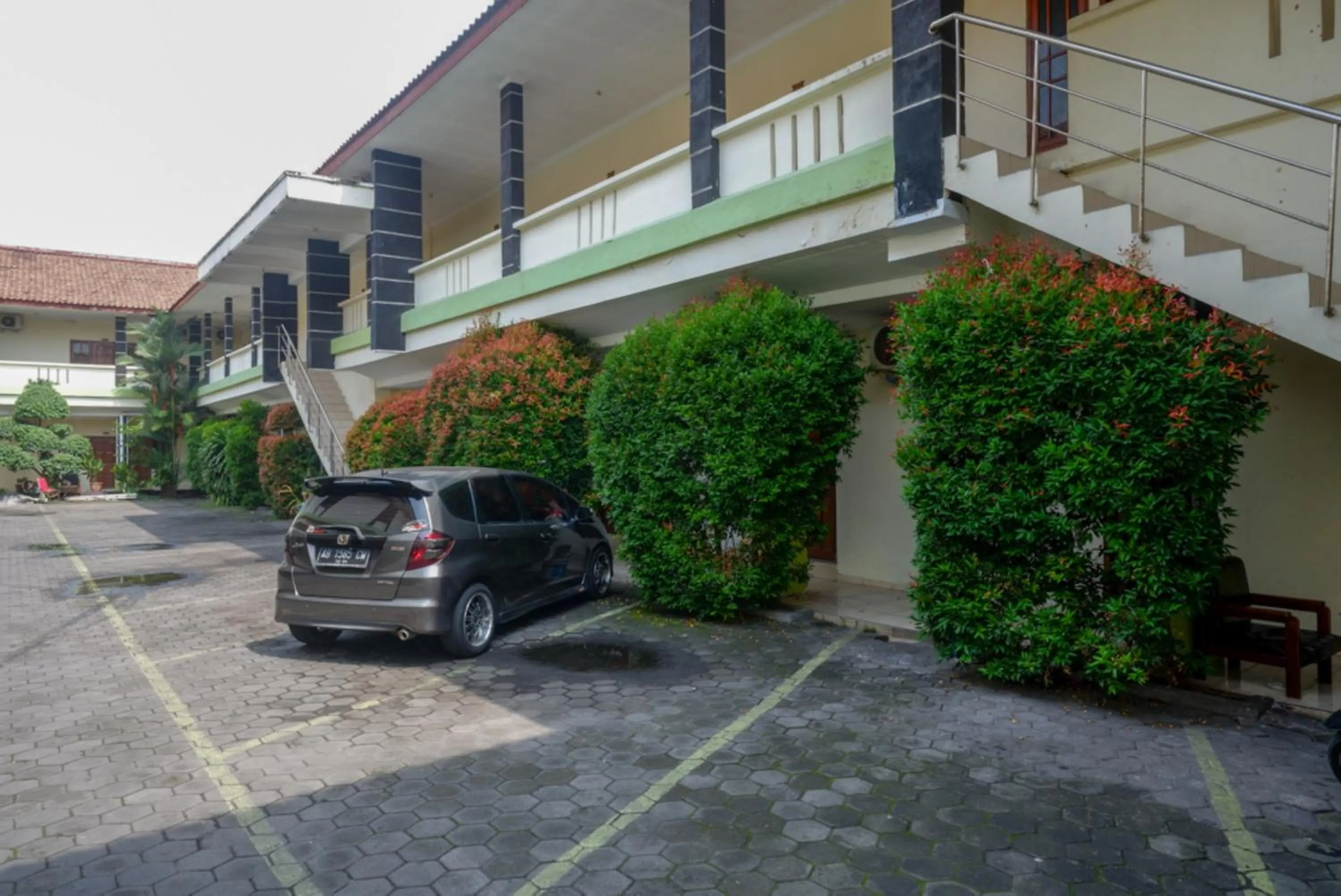 Property building in RedDoorz At Hotel Sartika Yogyakarta
