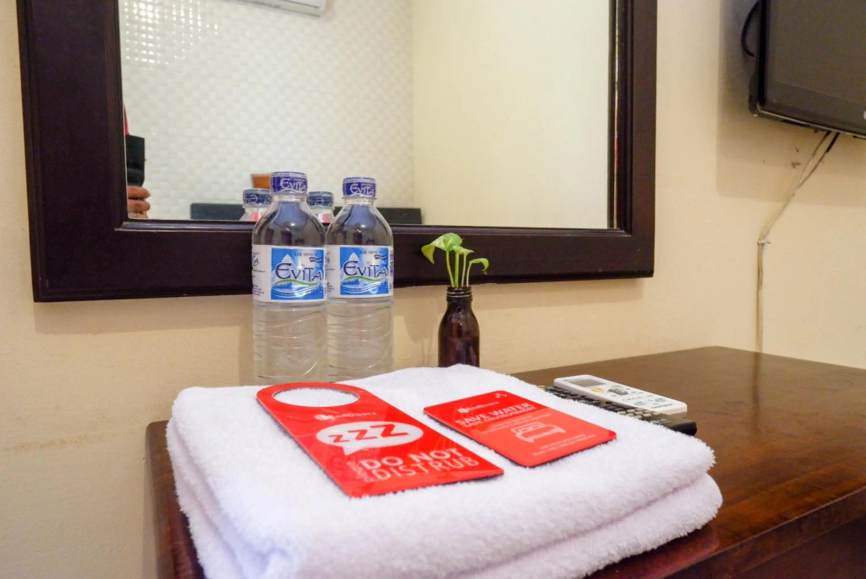 Bedroom in RedDoorz At Hotel Sartika Yogyakarta