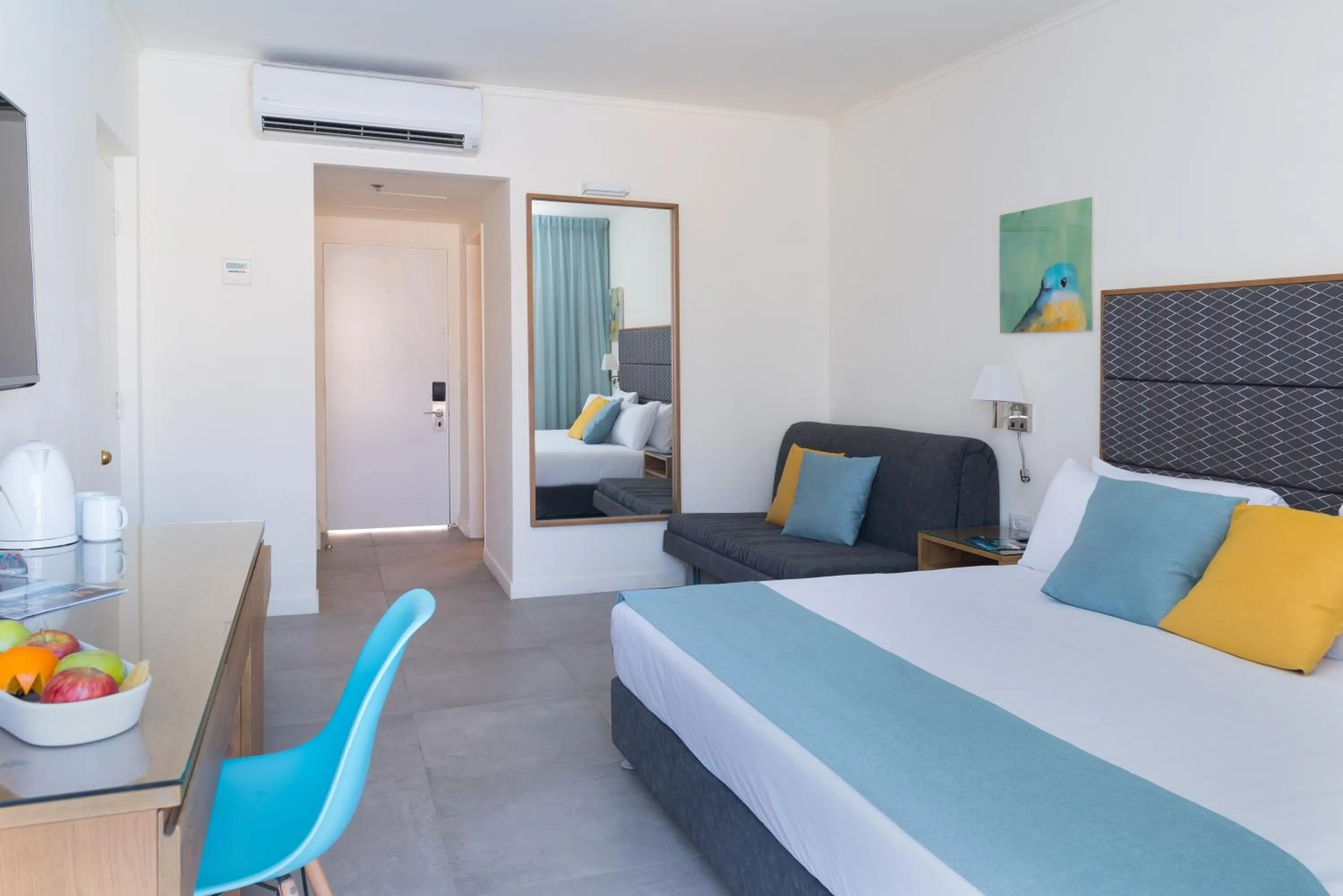 Photo of the whole room, Bed in Americana Eilat Hotel