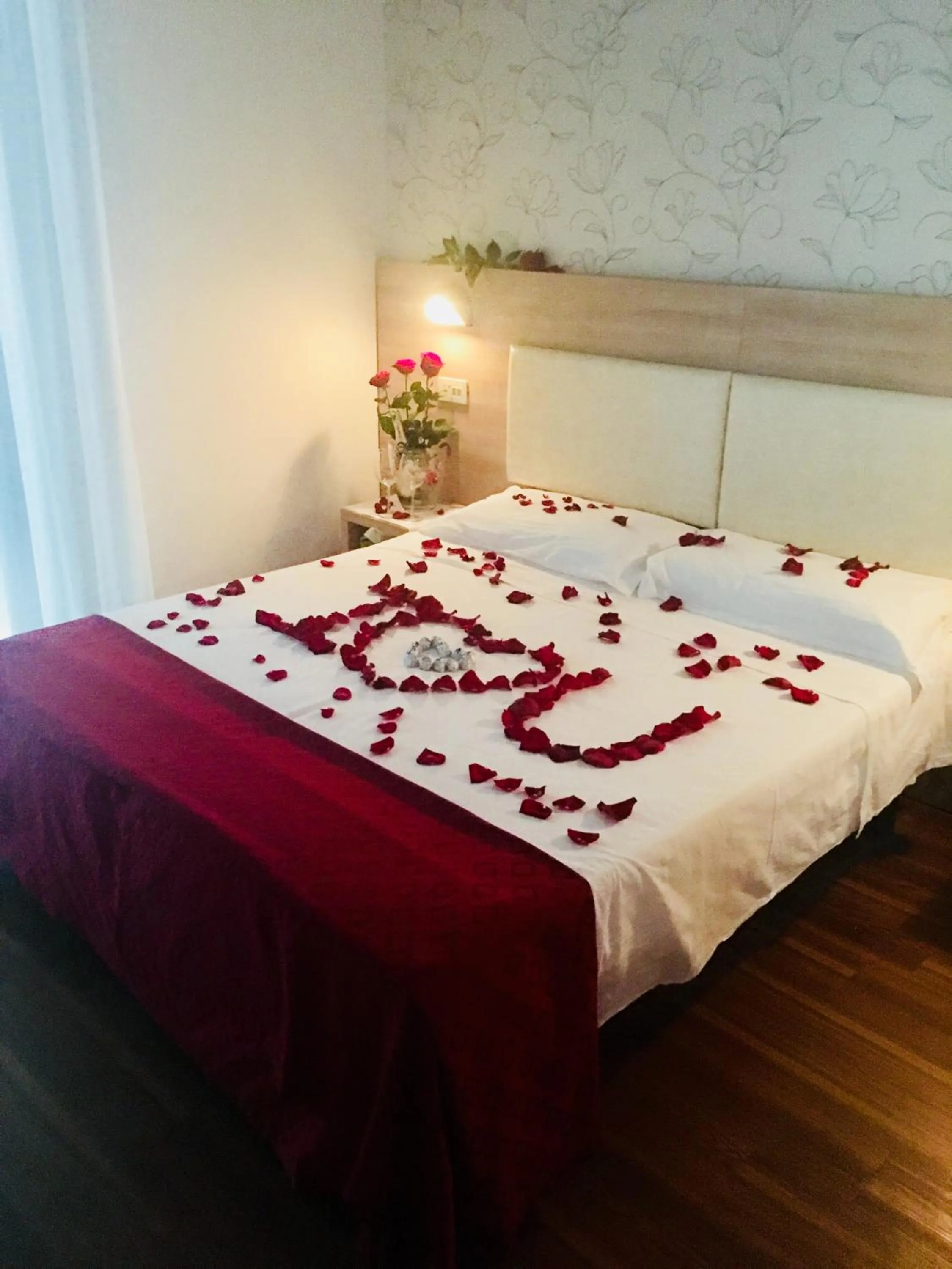 Bedroom, Bed in Hotel Monica