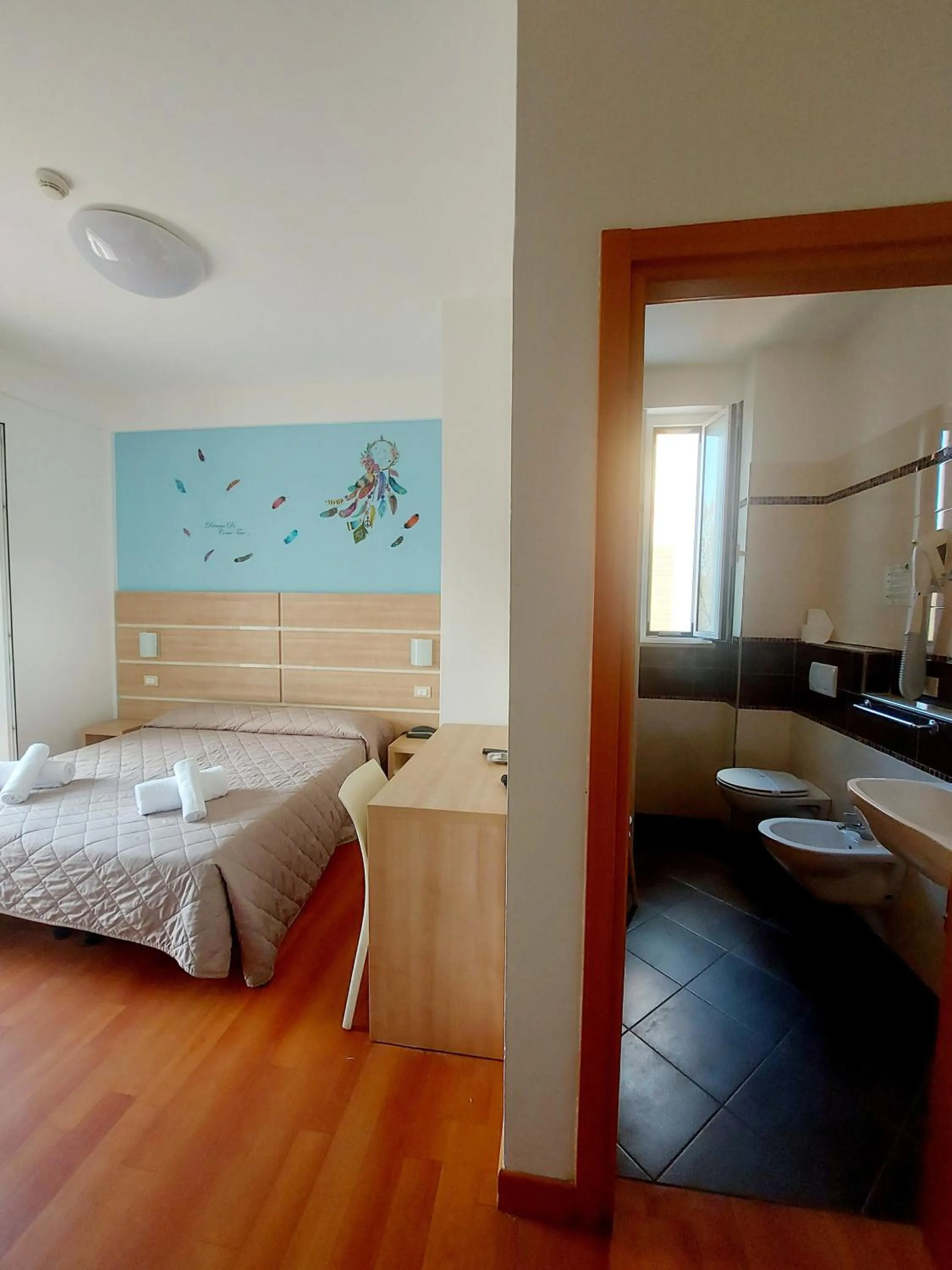 Photo of the whole room, Bed in Hotel Monica