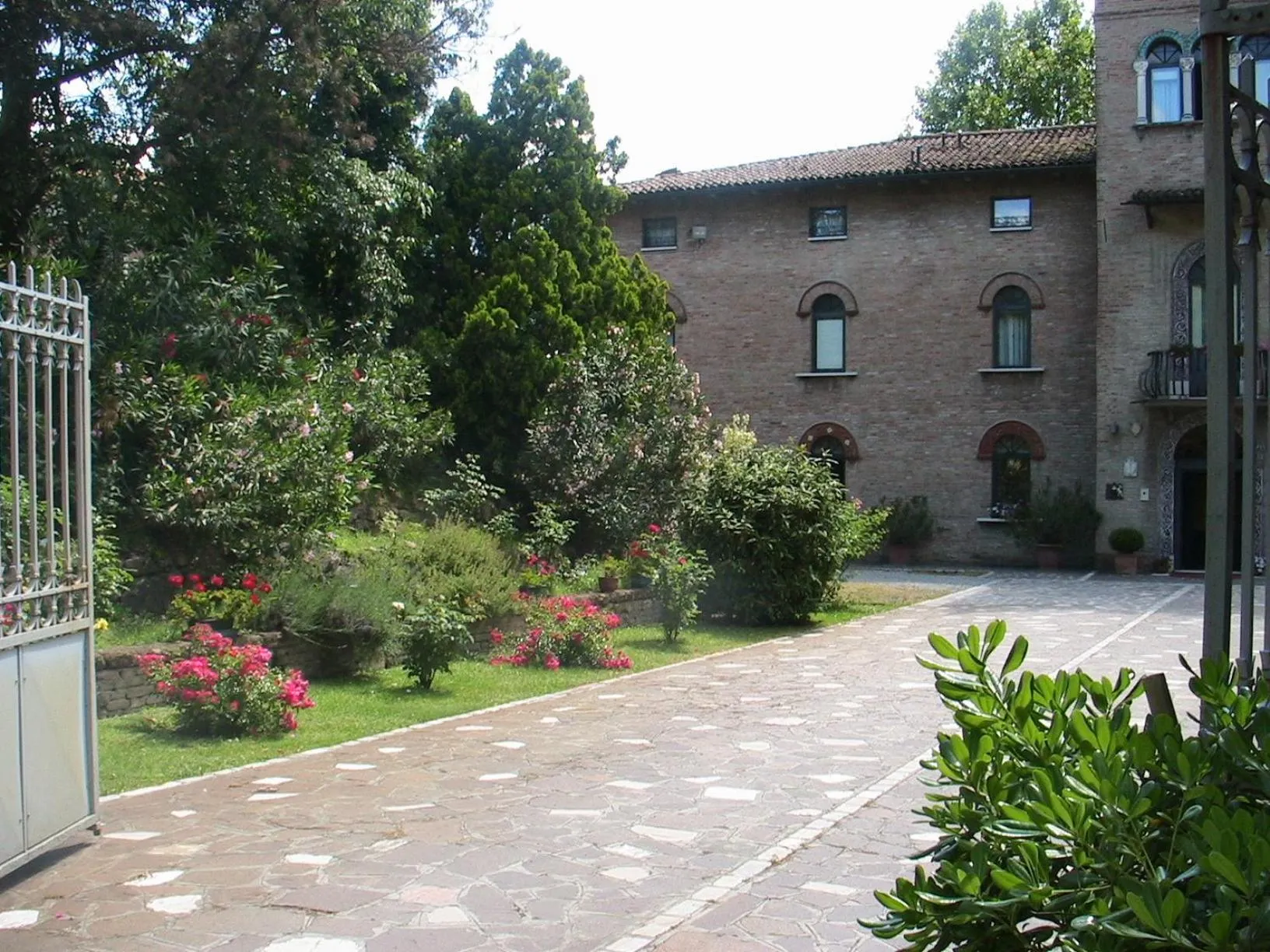 Facade/entrance in Hotel Castello