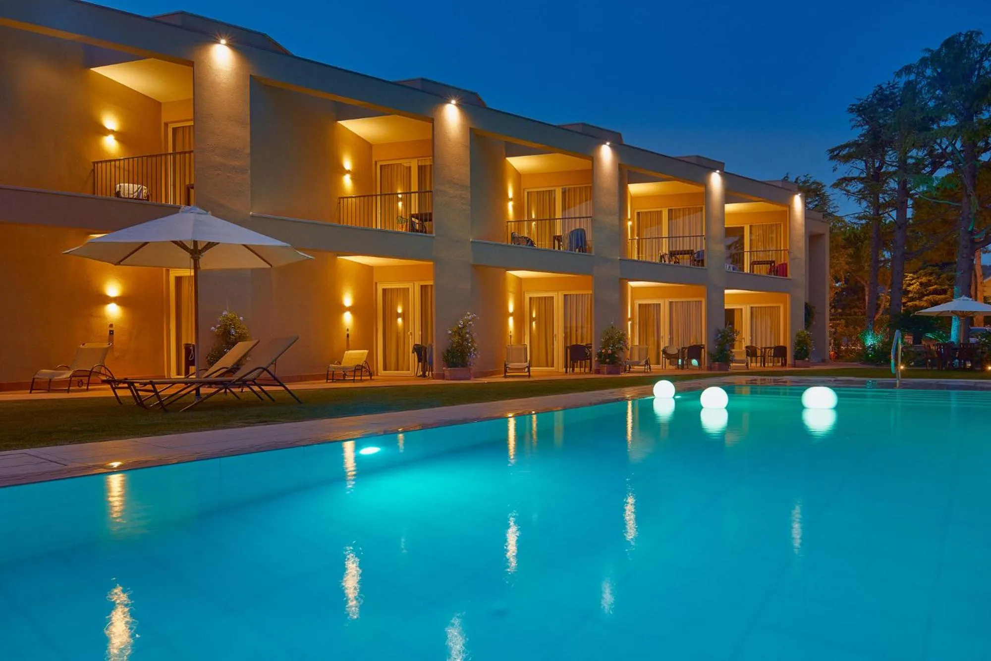 Night in Hotel Campagnola