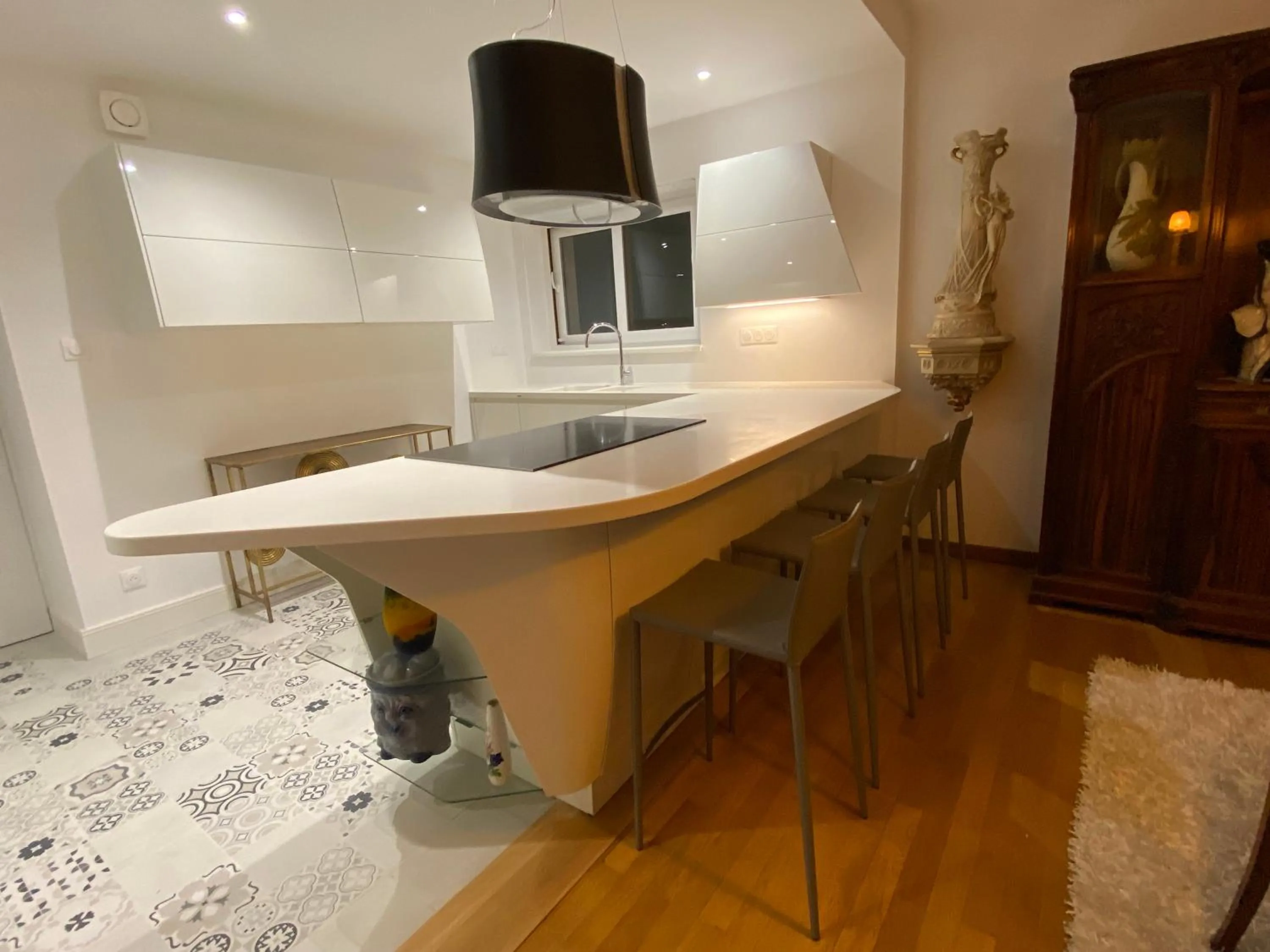 Kitchen or kitchenette in Villa Thalassa domaineleshesperides