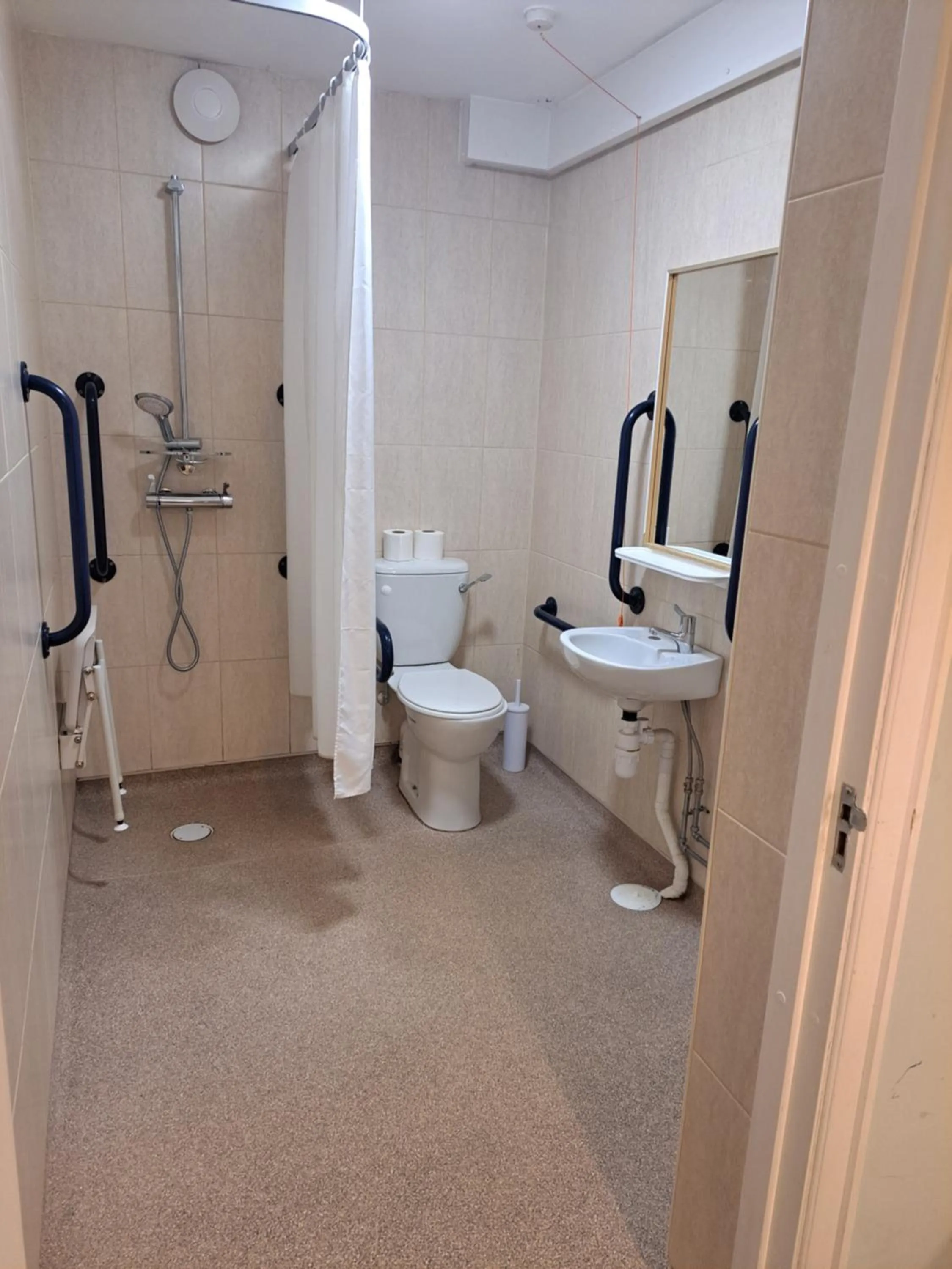 Bathroom in Luther King House