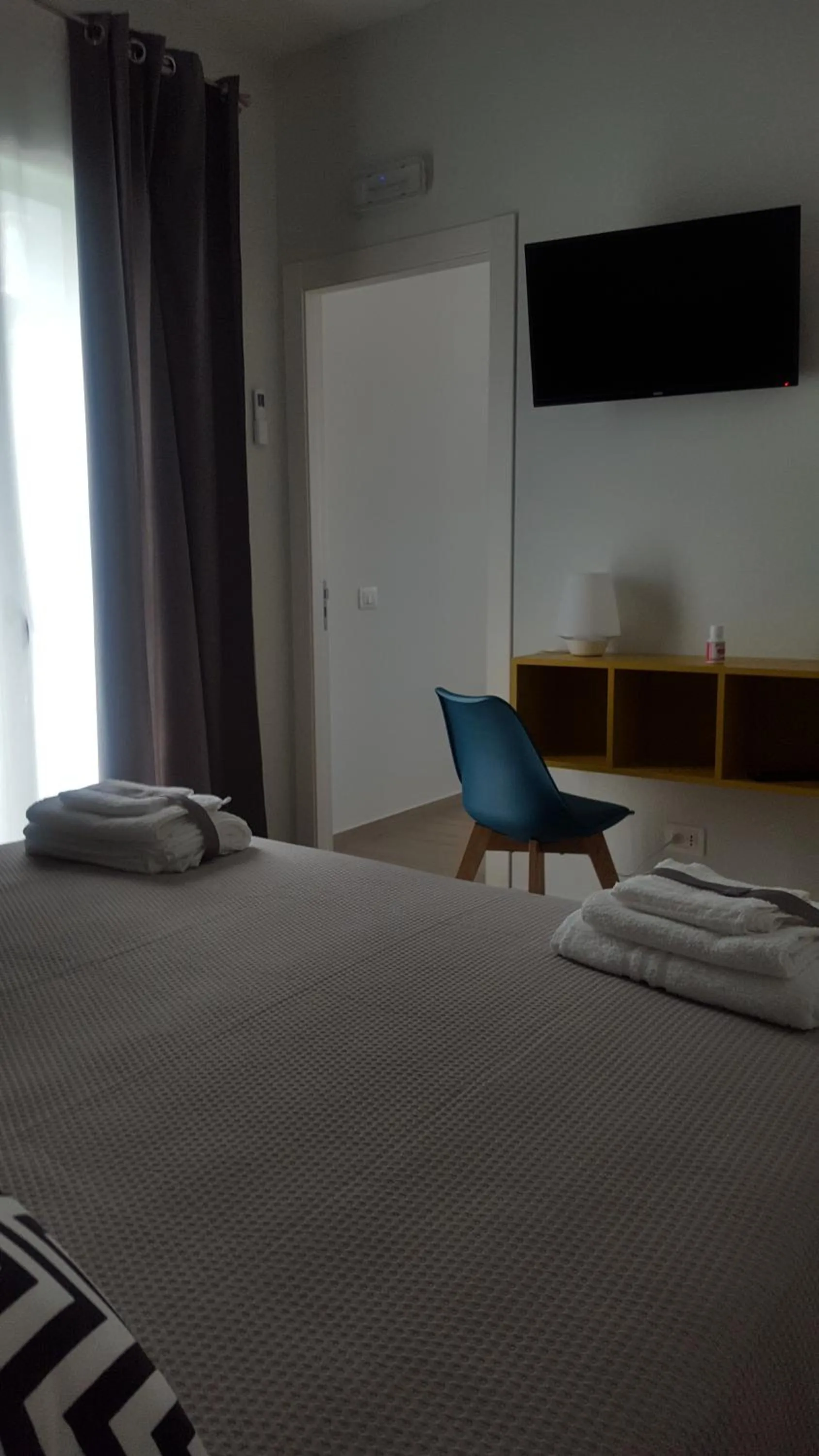 Bedroom, Bed in Dolce Vita