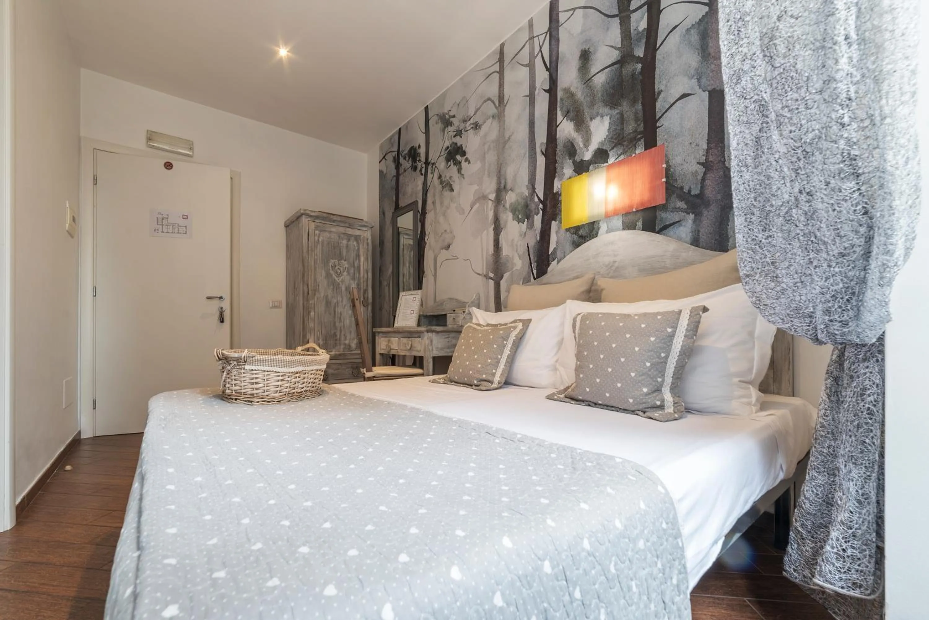 Bedroom, Bed in Be My Guest