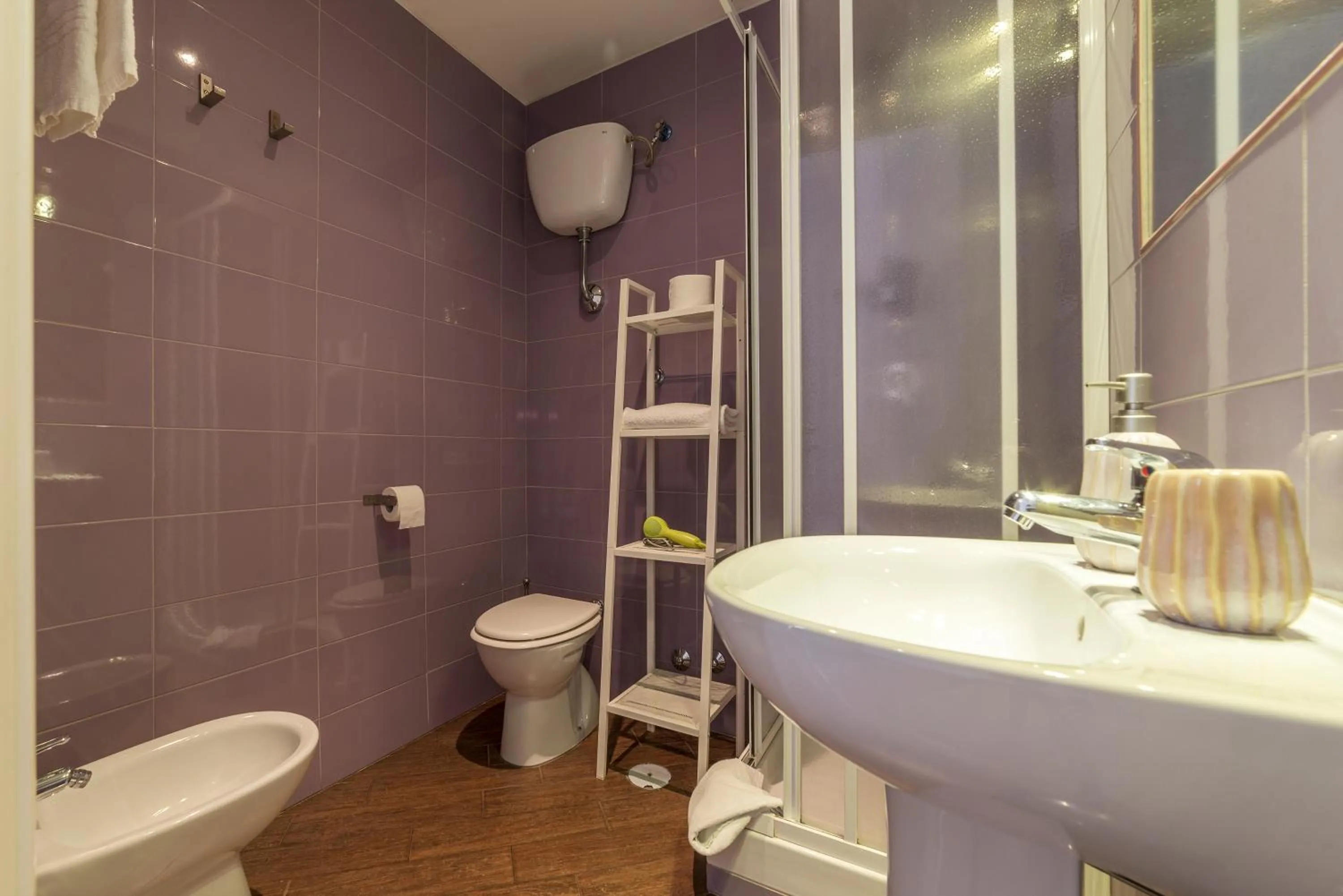 Shower in Be My Guest