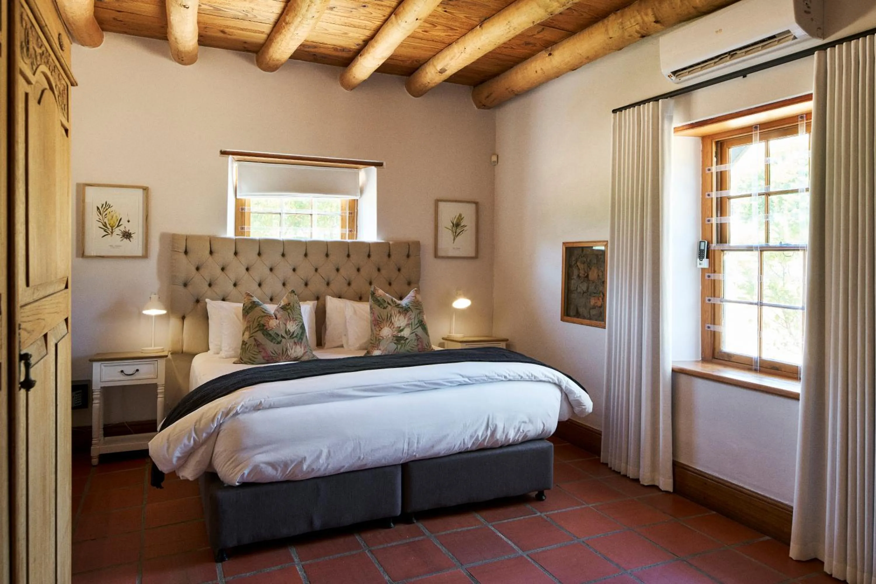 Photo of the whole room in Basse Provence Country House