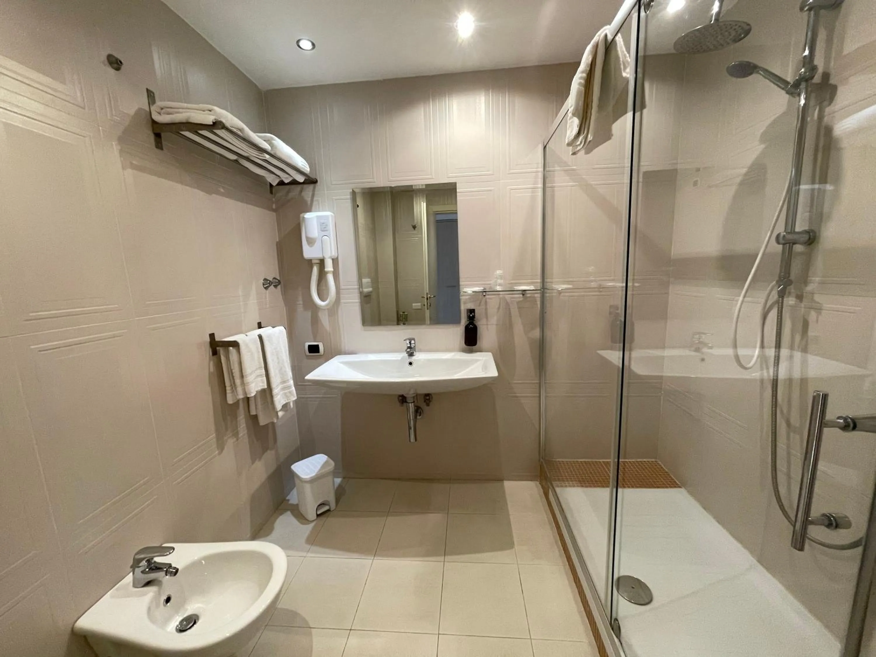 Shower in Virginia Resort & Spa - Adults Only