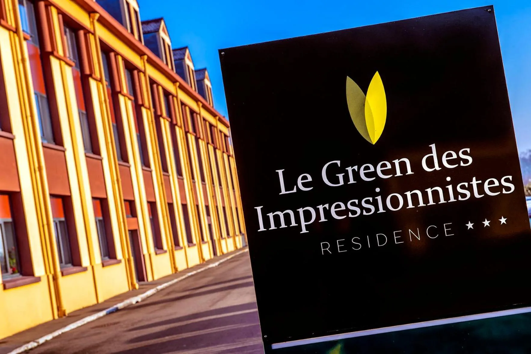 Facade/entrance in Le Green des Impressionnistes
