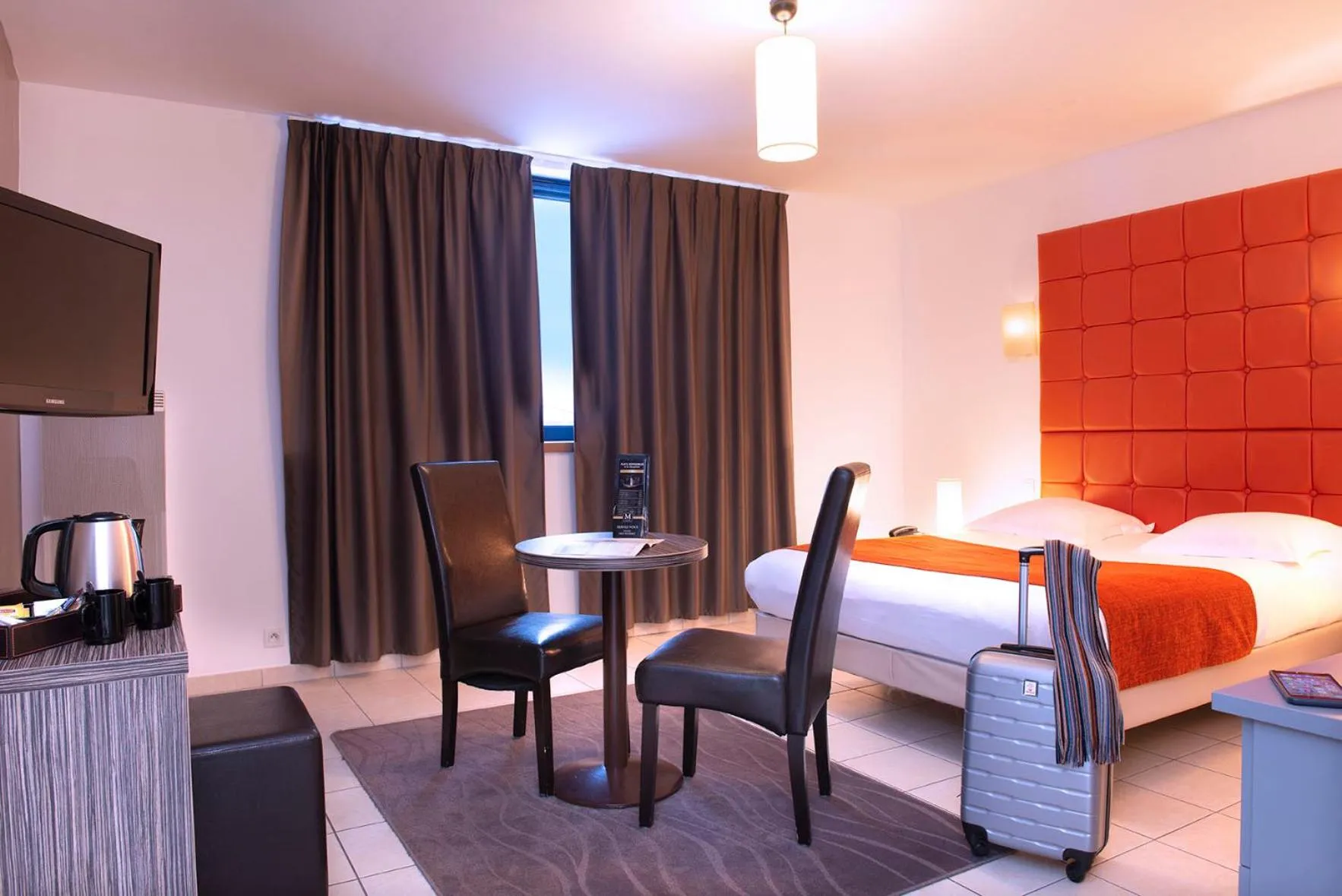 Bedroom, Bed in Le Green des Impressionnistes