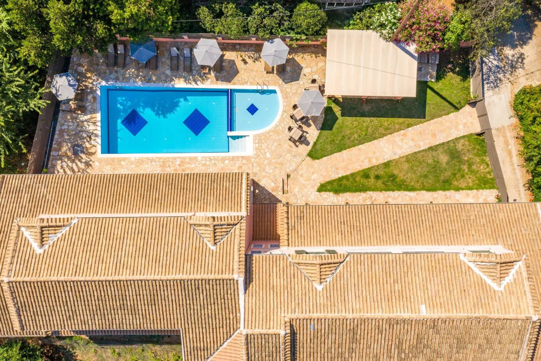 Property building in BELLA De LUX APTS