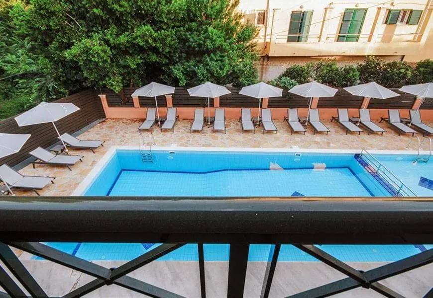 Quiet street view in BELLA De LUX APTS