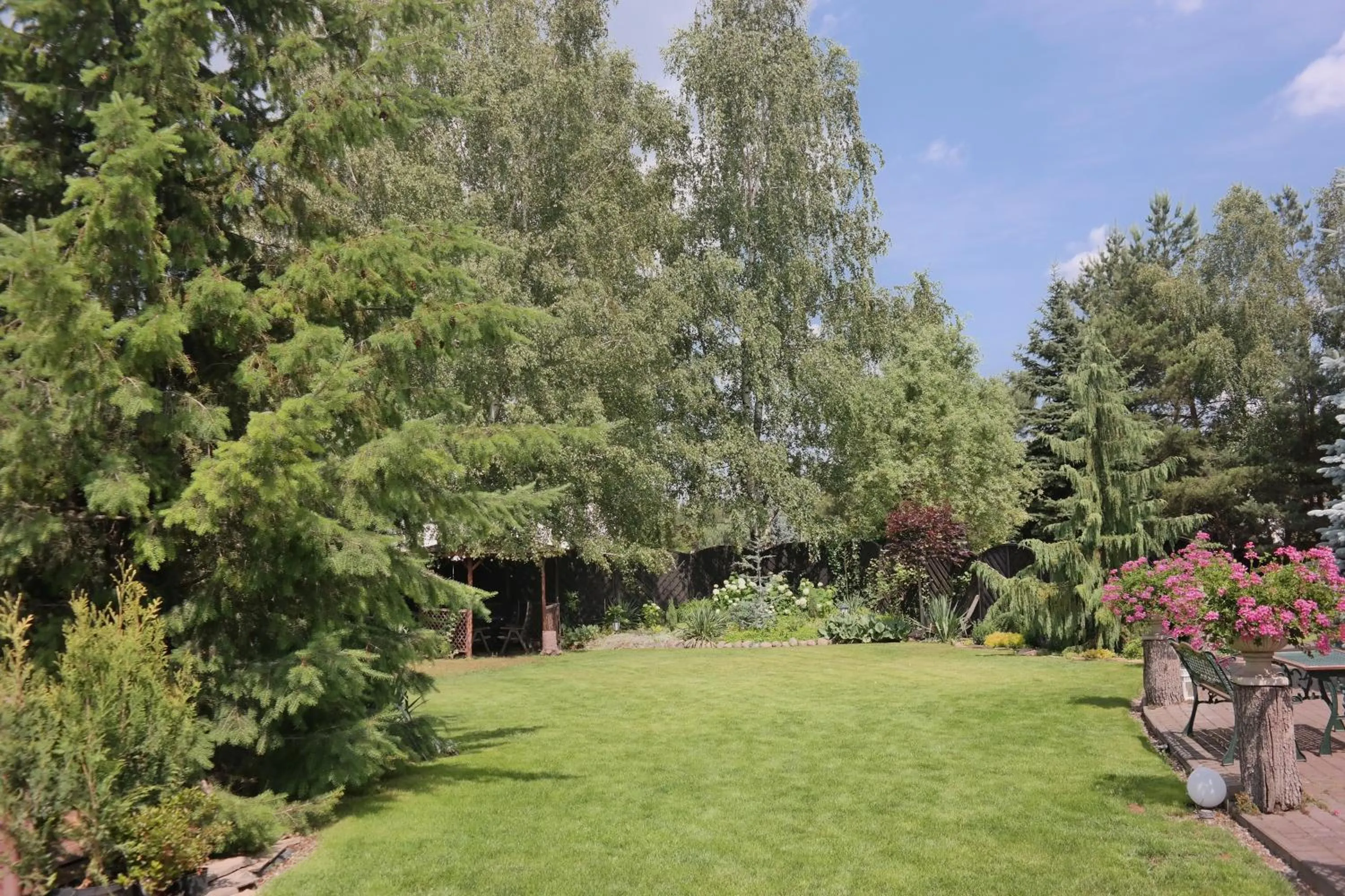 People in Hotel Astra Tajemniczy Ogród