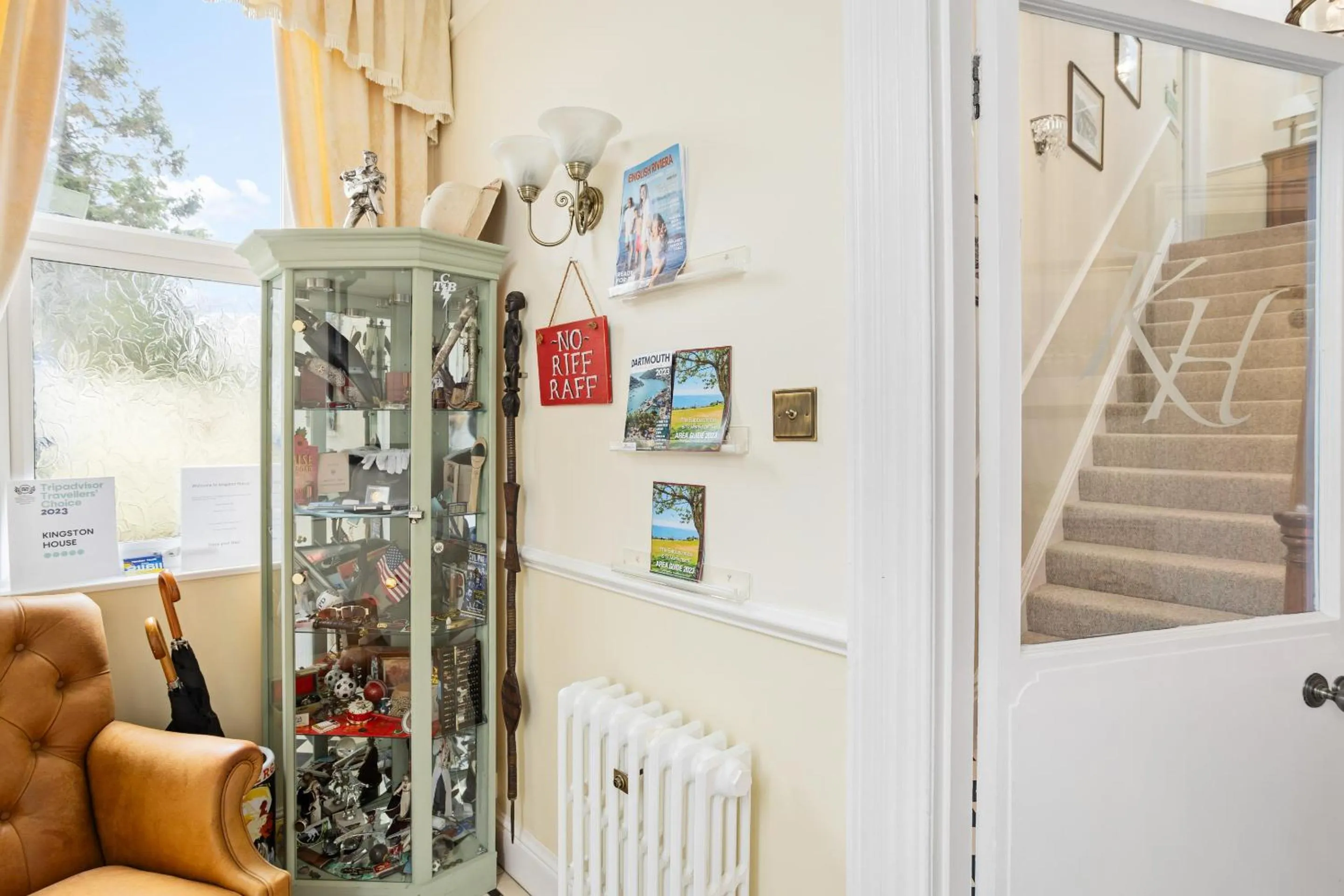 Facade/entrance in Kingston House