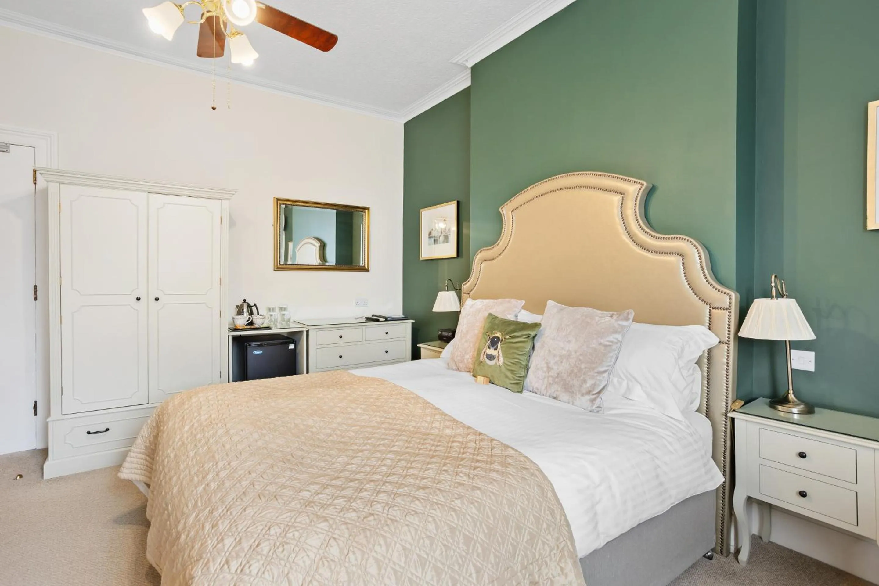 Bedroom, Bed in Kingston House