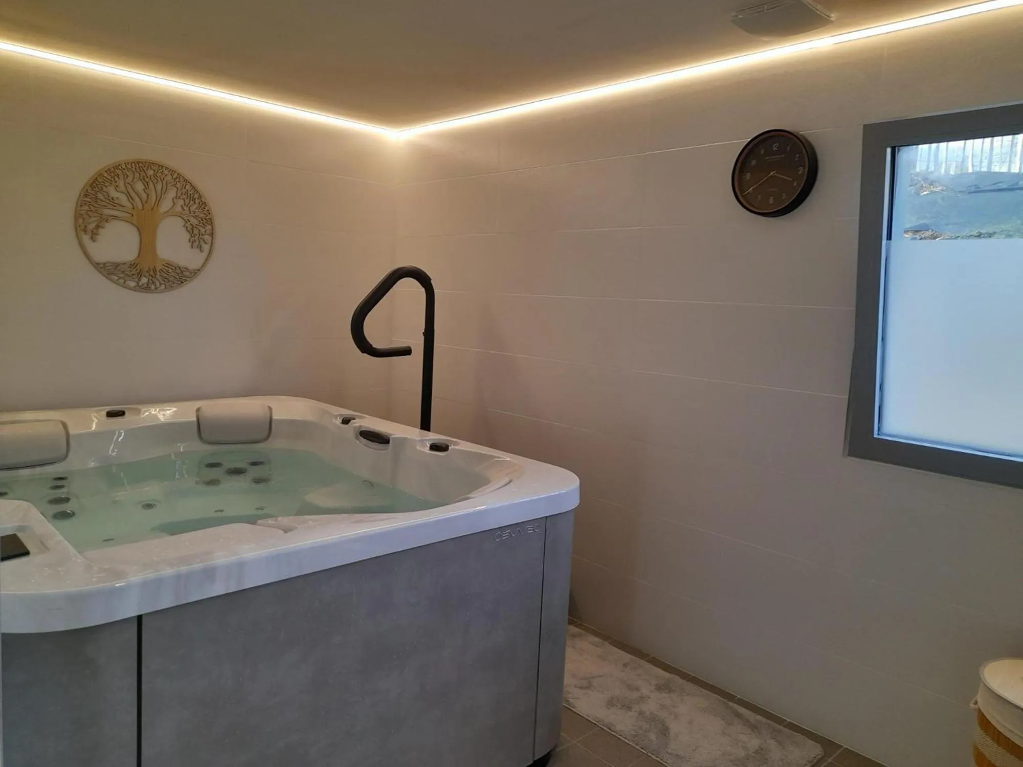 Hot Tub in The Originals City, Ara Hôtel, Landerneau