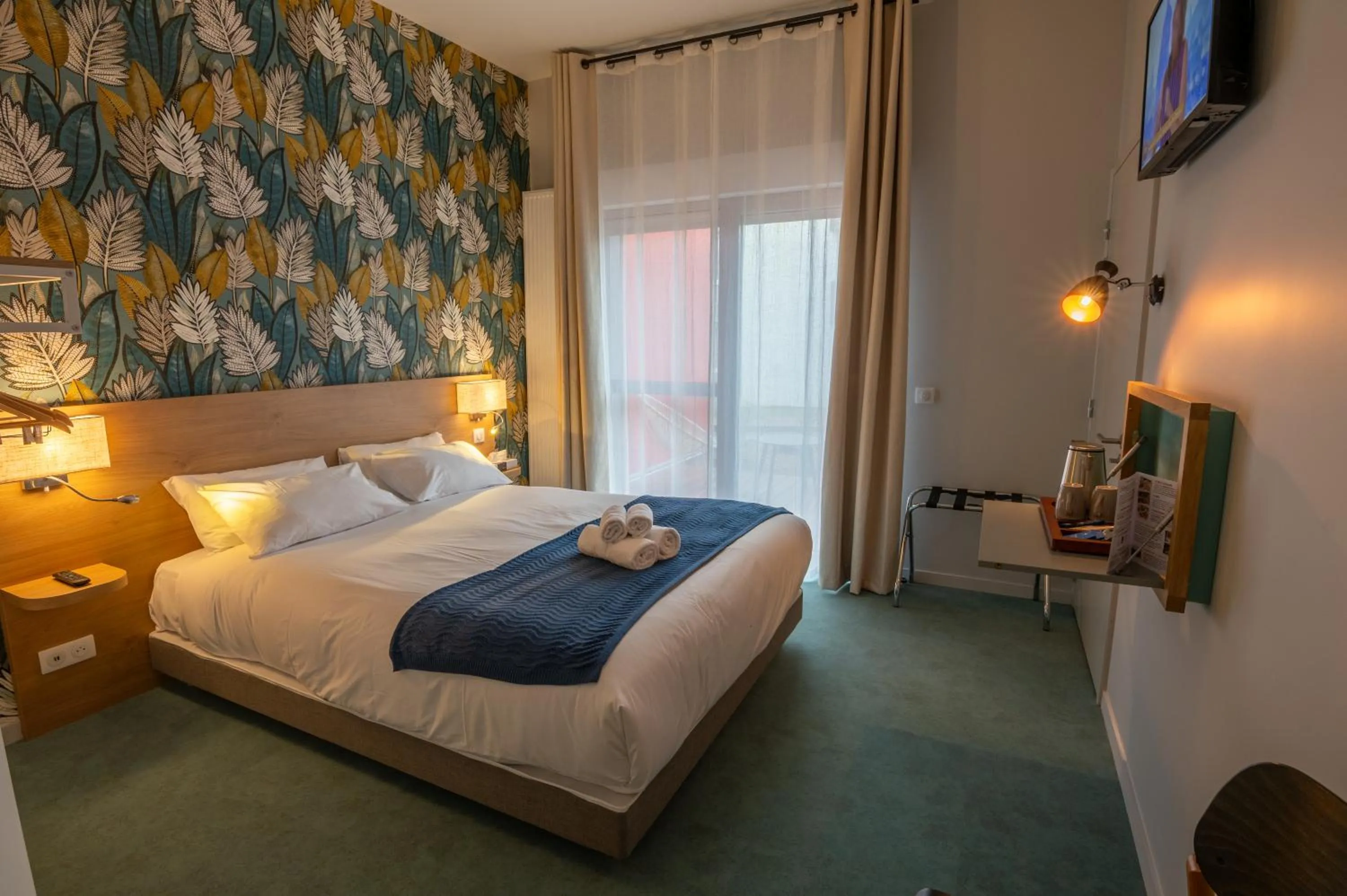 Patio, Bed in The Originals City, Ara Hôtel, Landerneau