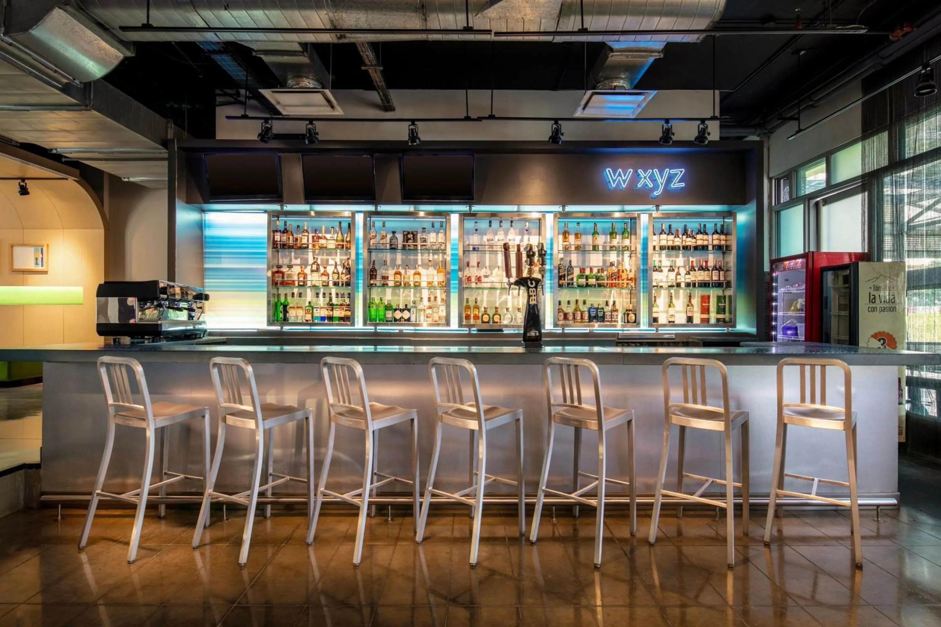 Lobby or reception in Aloft Bogotá Airport